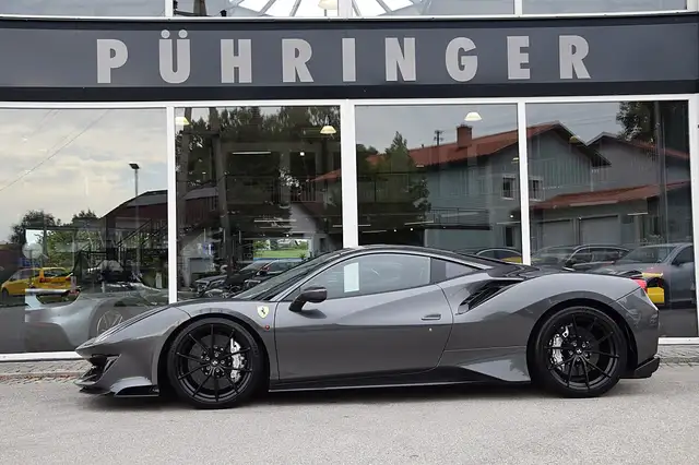 Ferrari 488 GTB Pista *Full Carbon*Painted Stripe*2.Hand*