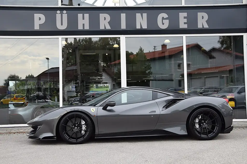 Ferrari 488