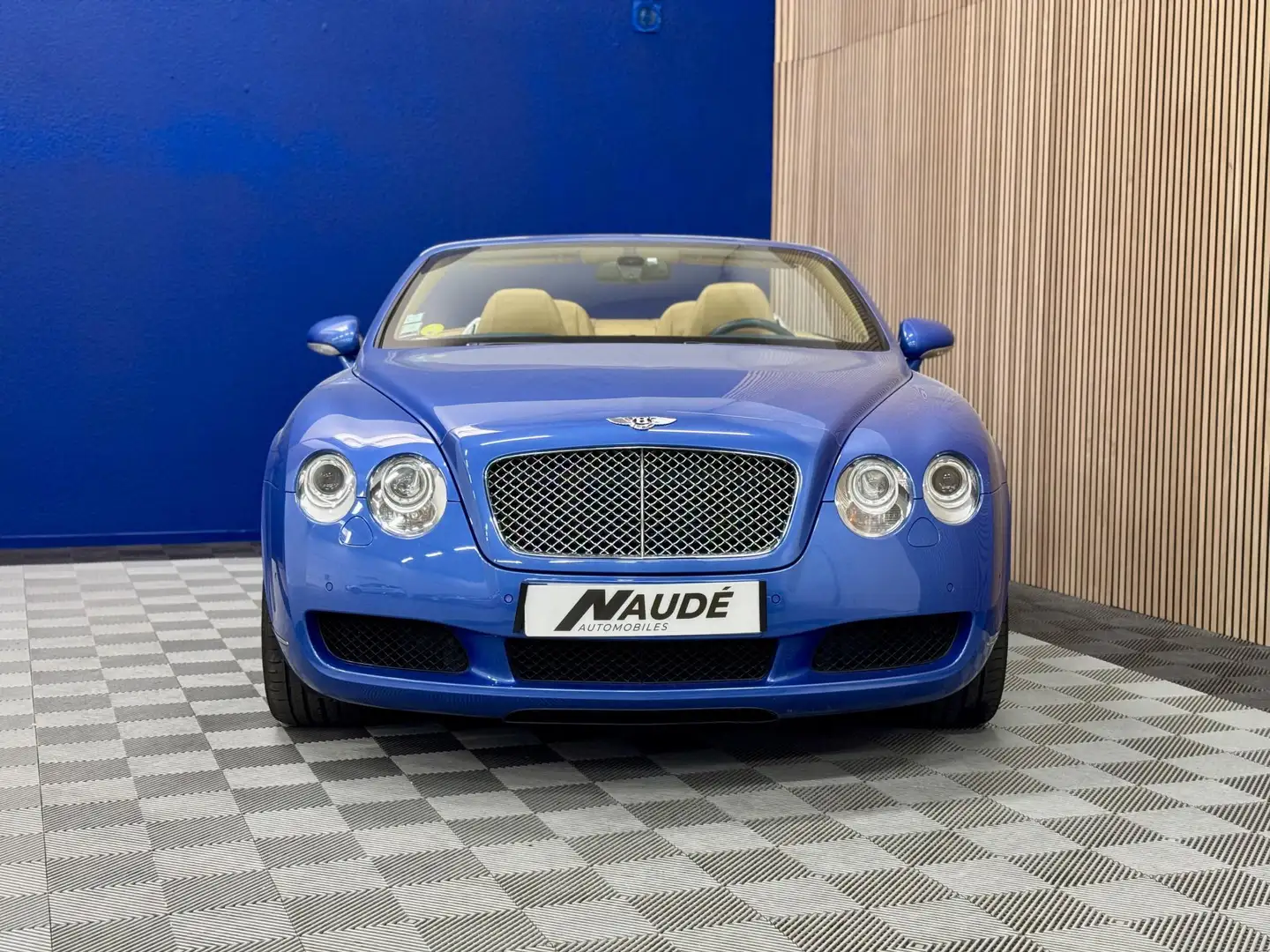 Bentley Continental GTC Cabriolet 6.0i W12 560 CH - Immatriculation França Синий - 2