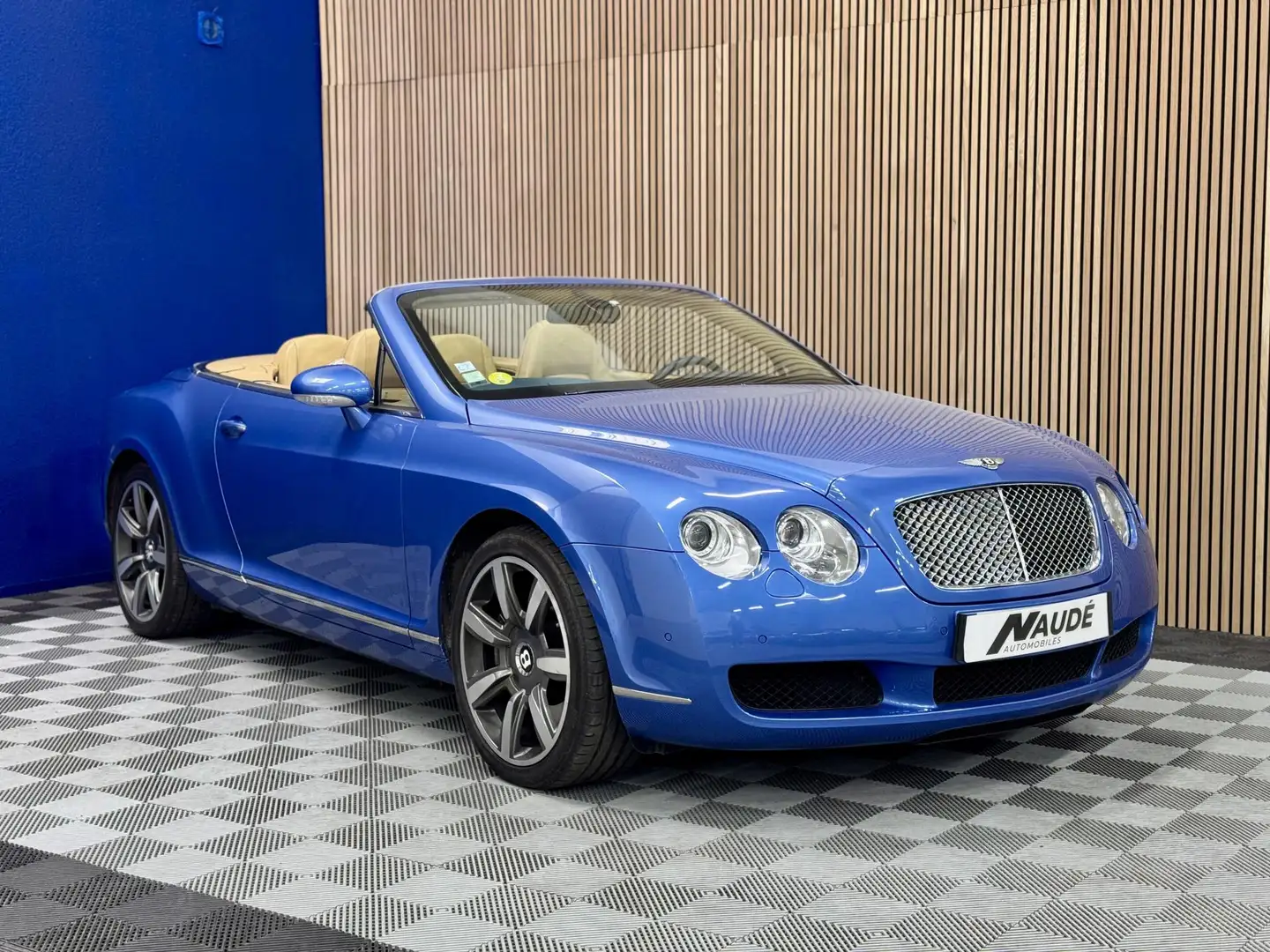 Bentley Continental GTC Cabriolet 6.0i W12 560 CH - Immatriculation França Синий - 1