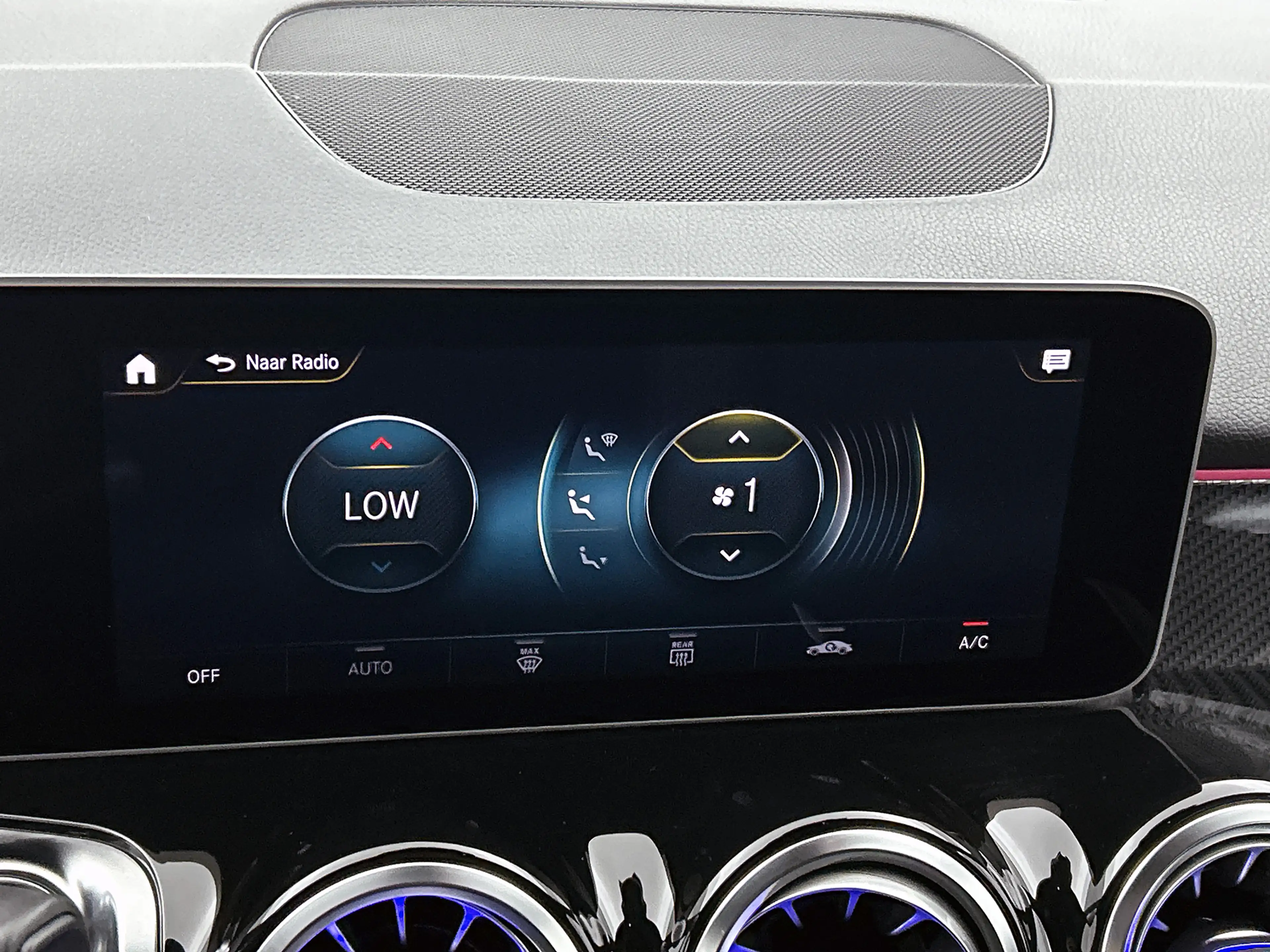 Mercedes-Benz GLB 200 Business Solution AMG | Multibeam LED | Panoramada — photo 11