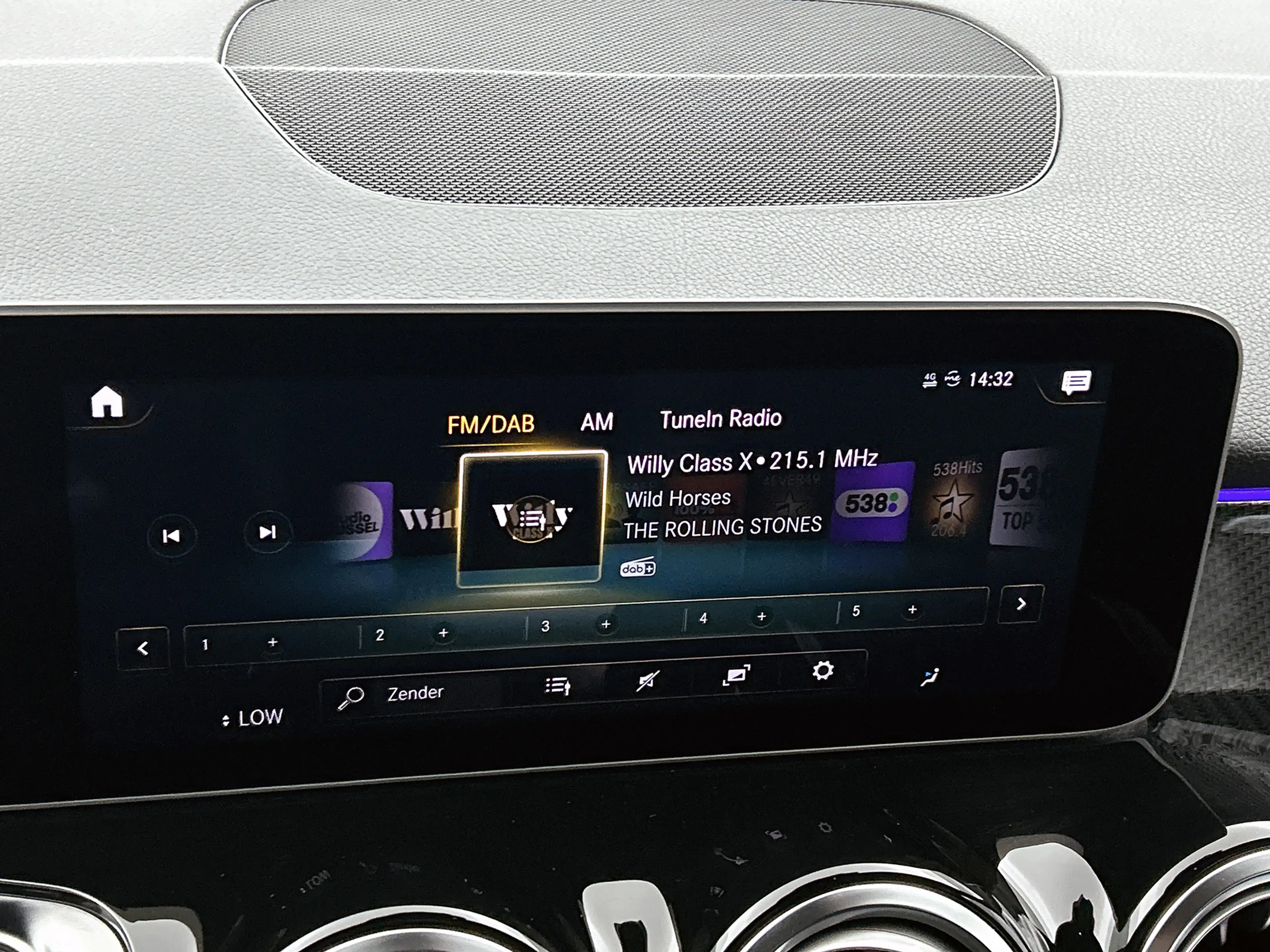 Mercedes-Benz GLB 200 Business Solution AMG | Multibeam LED | Panoramada — photo 9