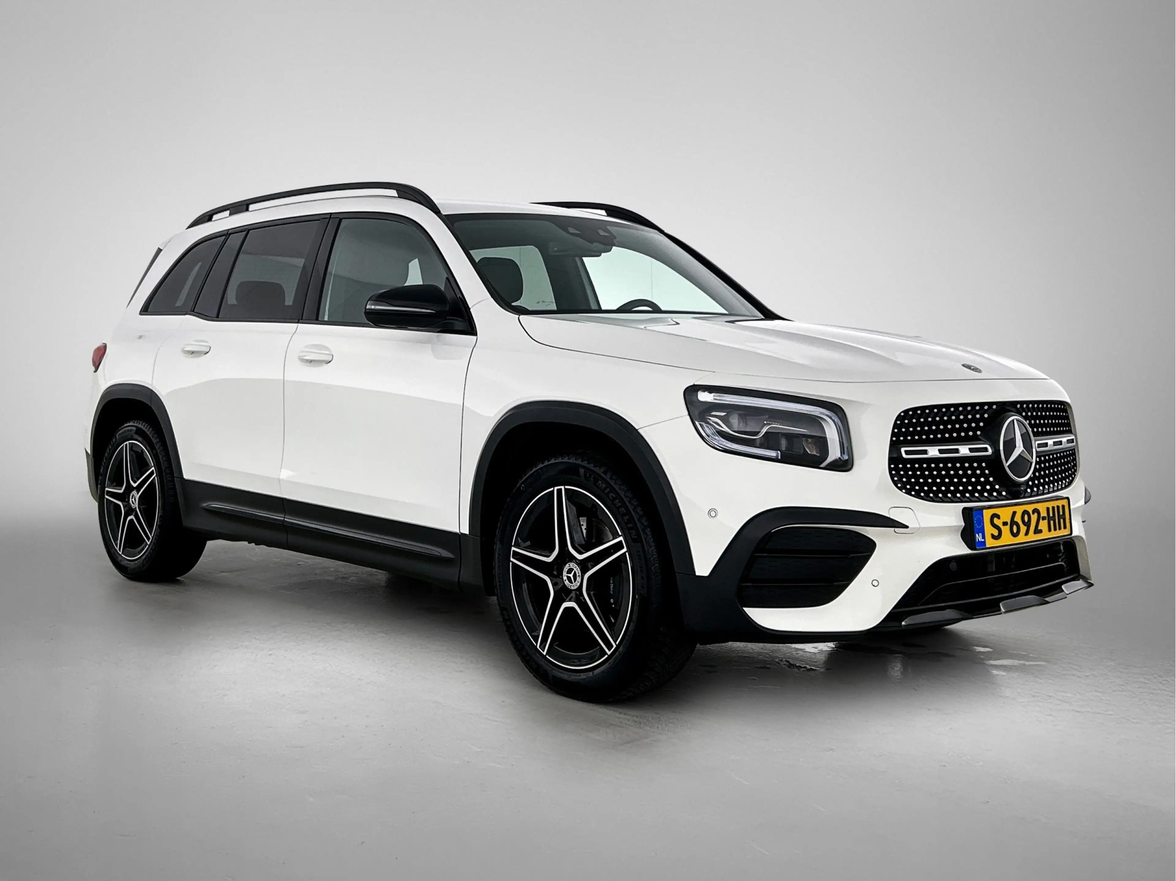 Mercedes-Benz GLB 200 Business Solution AMG | Multibeam LED | Panoramada — photo 15