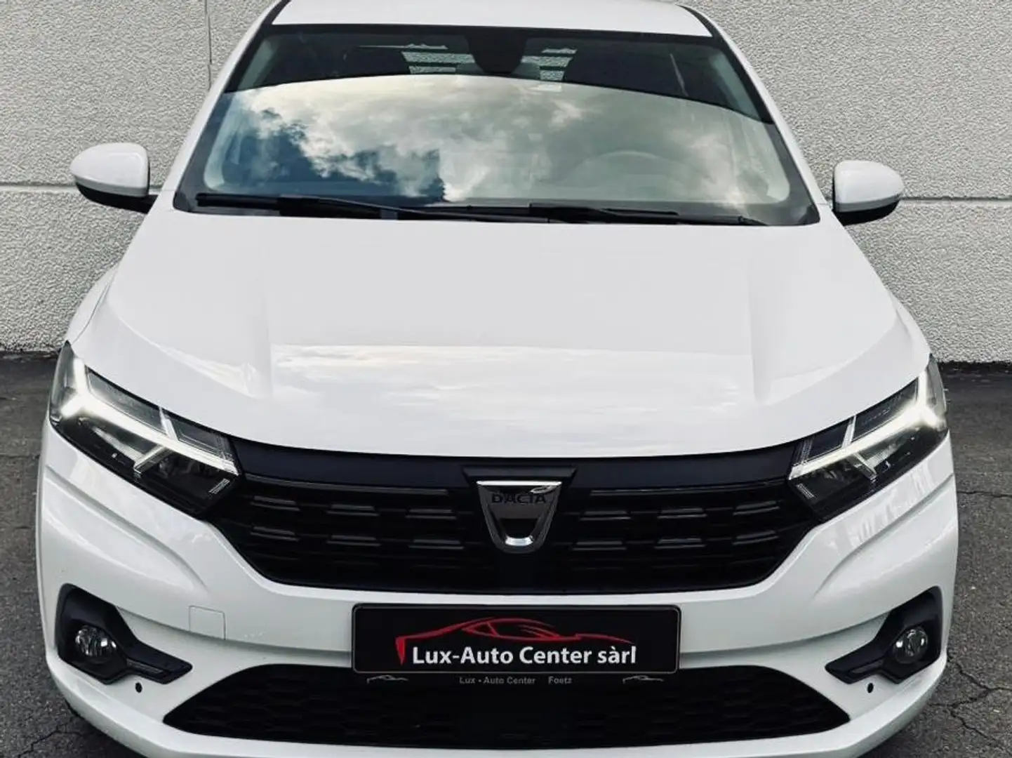 Dacia Sandero 1.0 TCe Comfort Auto. Weiß - 1