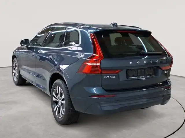 Volvo XC60 view 5