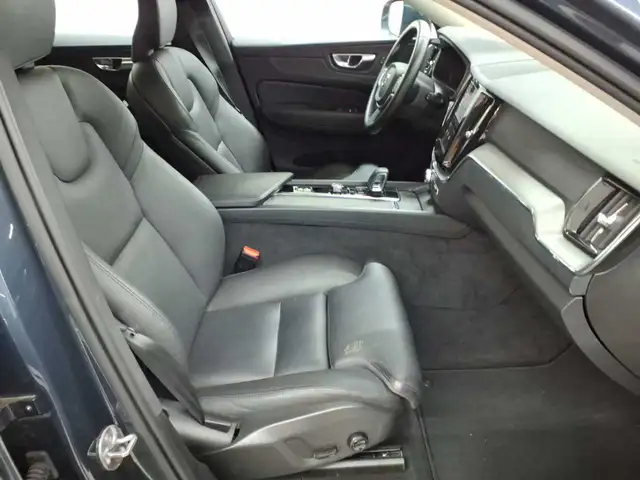 Volvo XC60 view 7