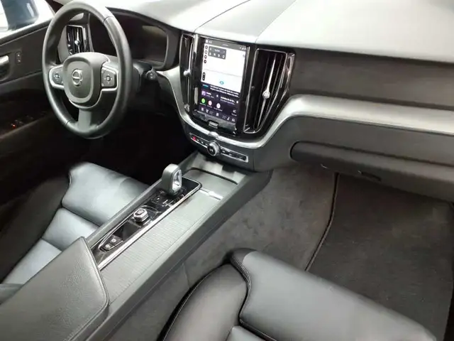 Volvo XC60 view 9