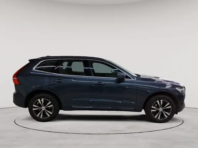 Volvo XC60 view 3