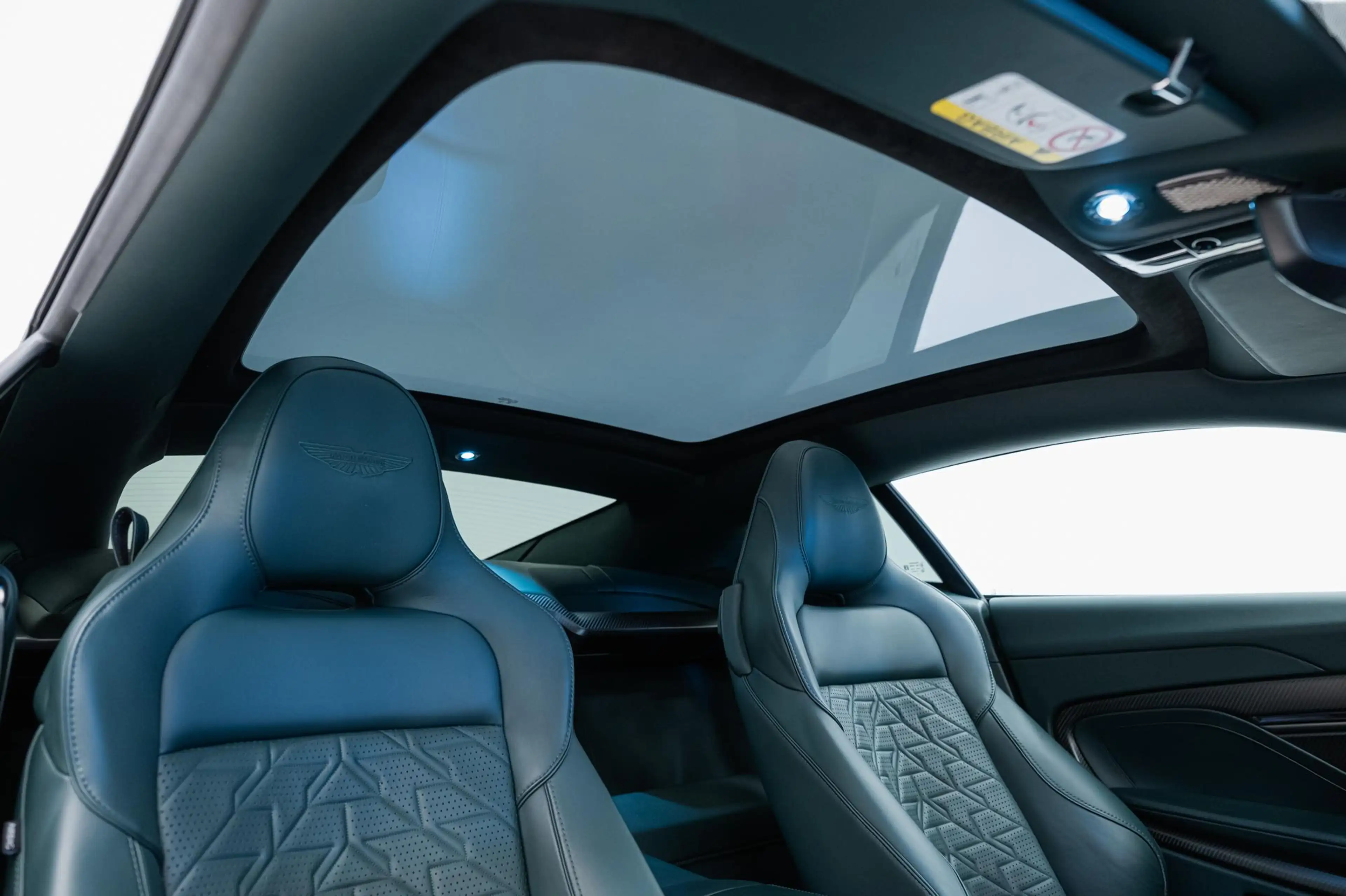 Aston Martin Vanquish Coupe | Full Options | 25MY Incl BPM | — photo 15