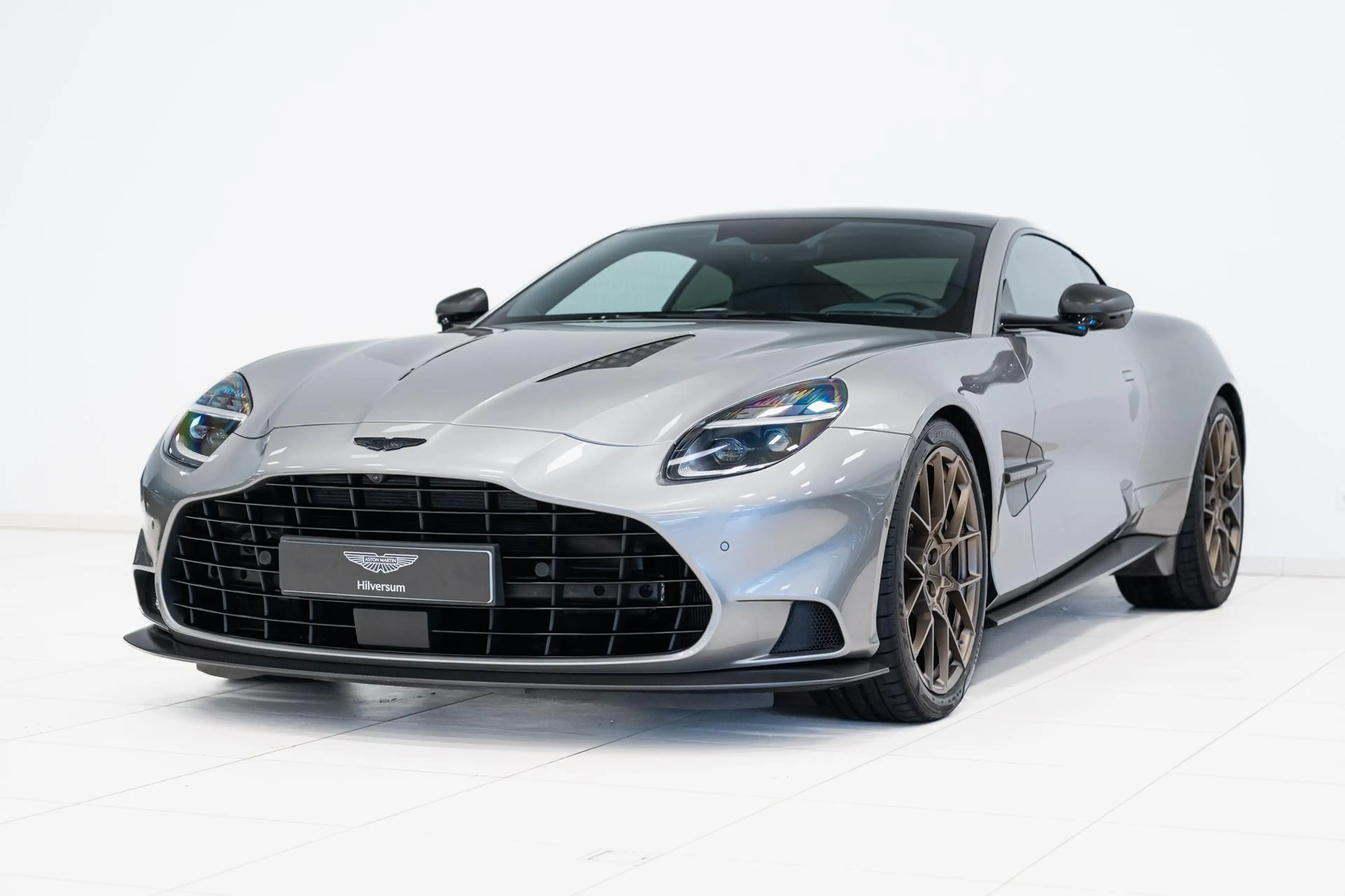 Aston Martin Vanquish Coupe | Full Options | 25MY Incl BPM | — photo 8