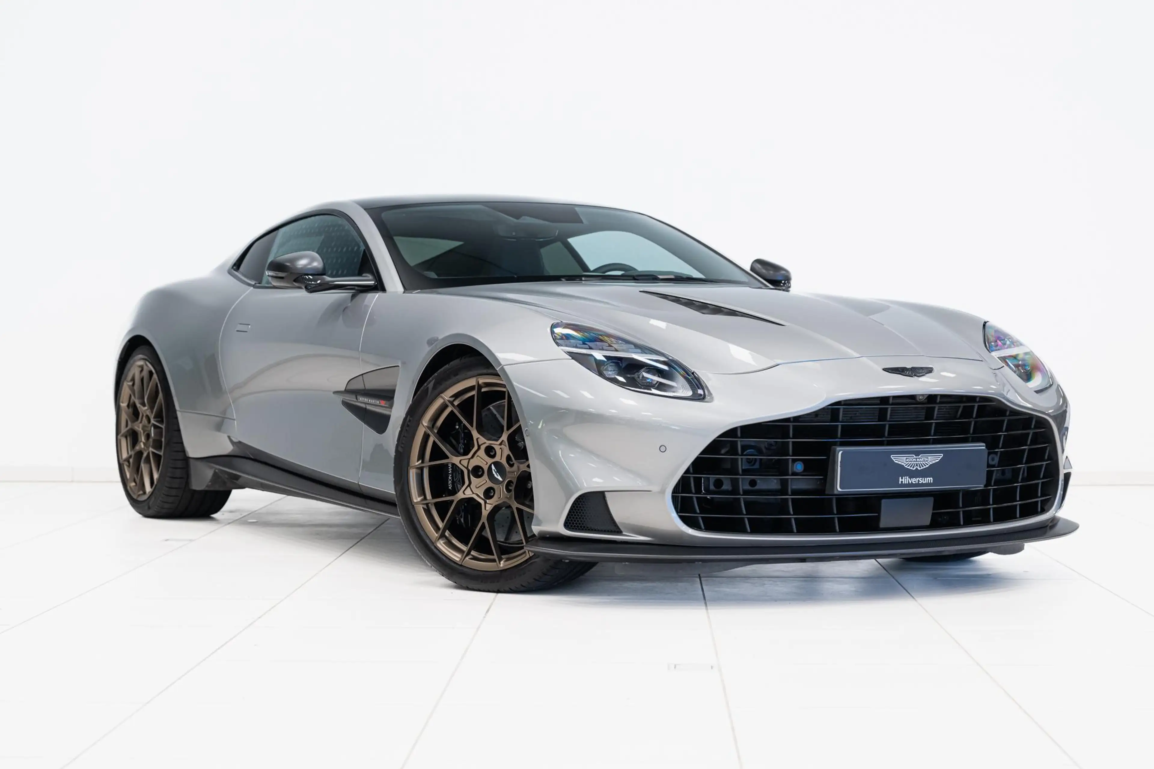 Aston Martin Vanquish Coupe | Full Options | 25MY Incl BPM | — photo 2