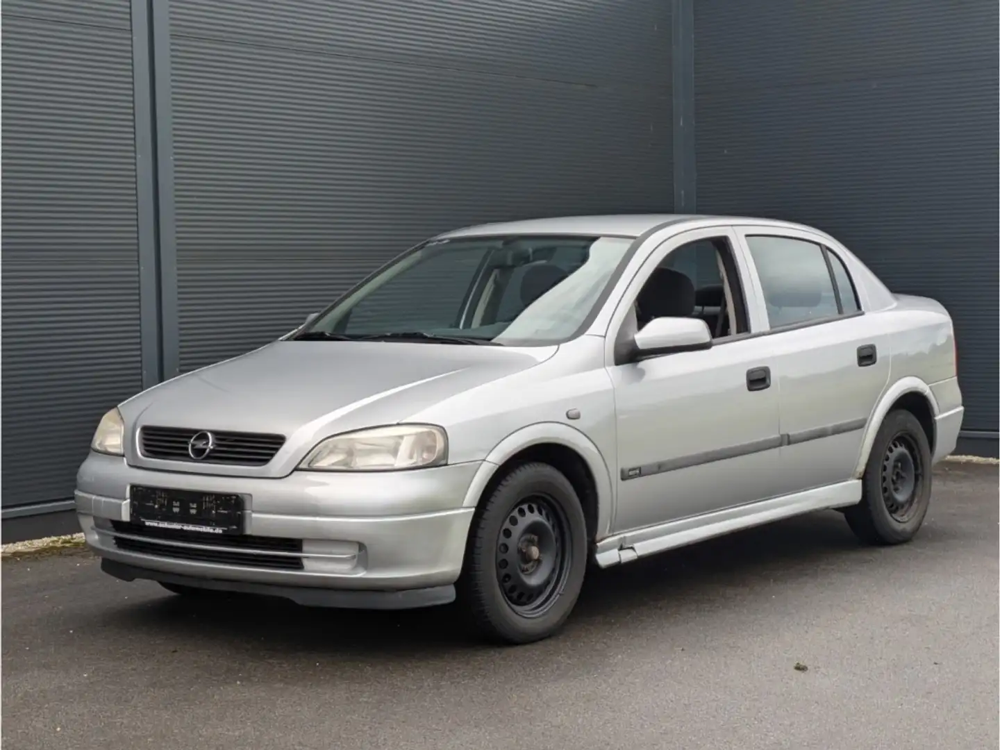 Opel Astra Edition 100 1.6*Klima el.Fh ZVmFb el.A-Sp Silber - 2