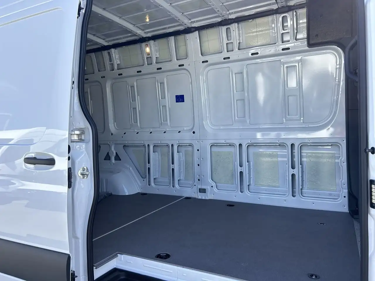 Mercedes-Benz Sprinter снимка Mercedes-Benz Sprinter