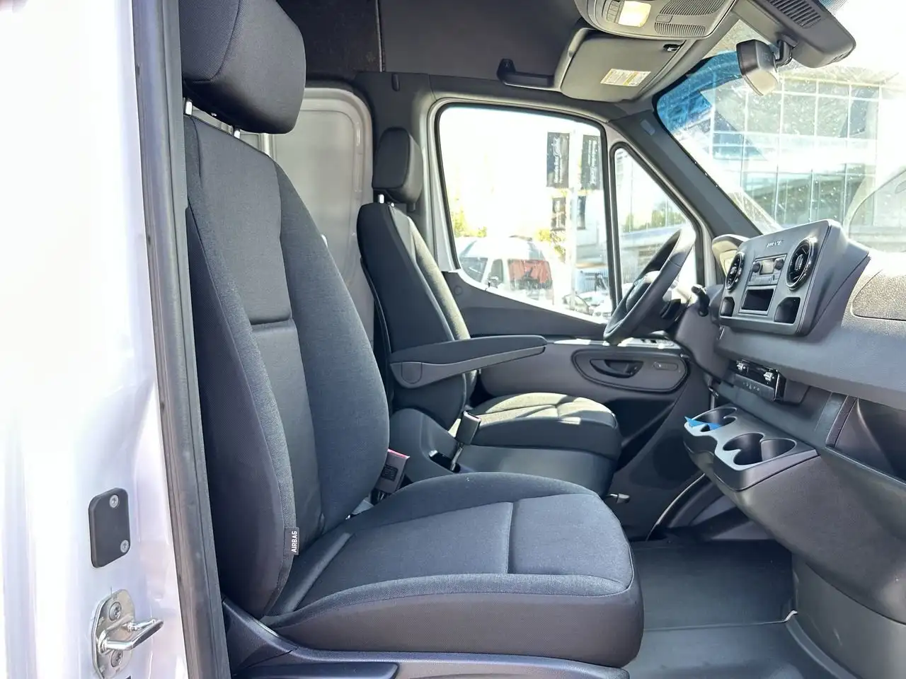 Mercedes-Benz Sprinter снимка Mercedes-Benz Sprinter