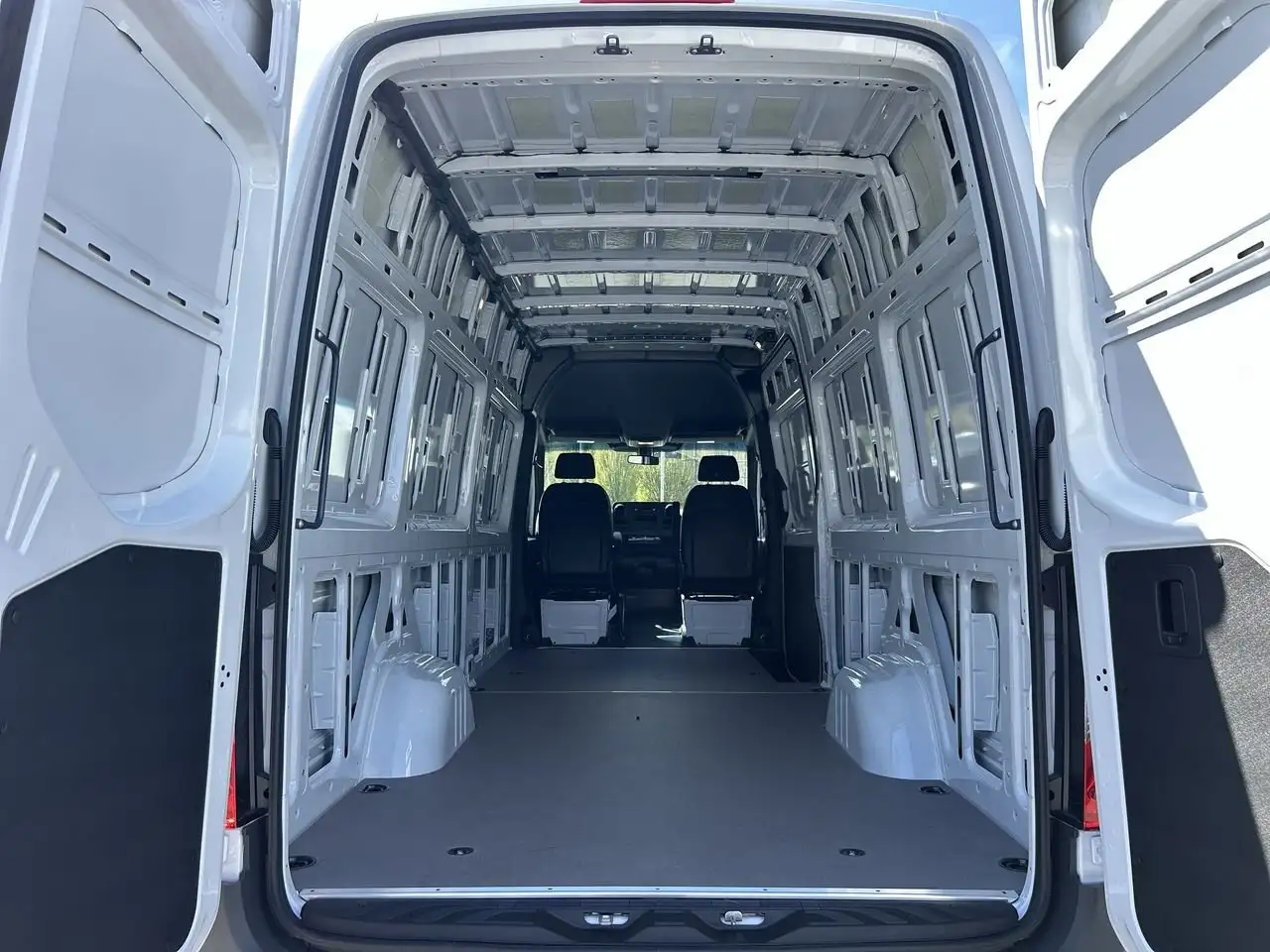 Mercedes-Benz Sprinter снимка Mercedes-Benz Sprinter