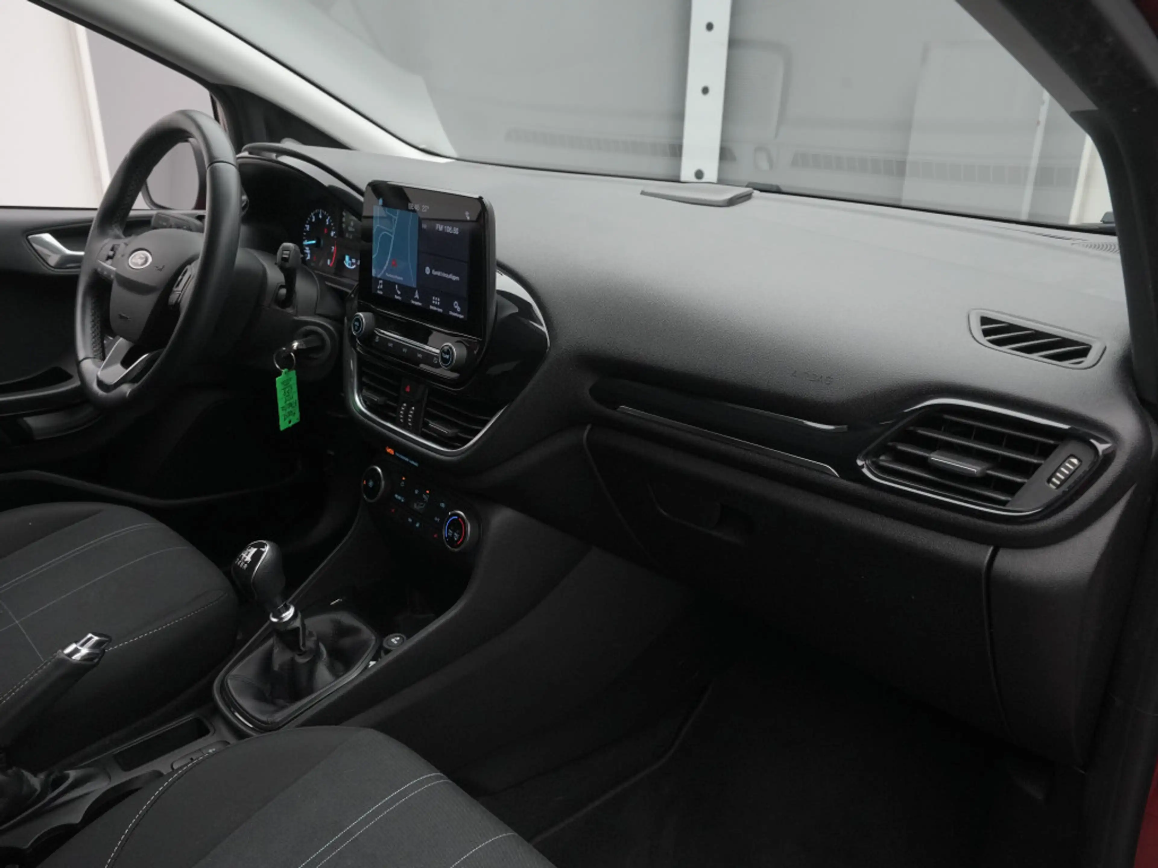 Ford Fiesta Cool&Connect 100PS/Winter-Paket — photo 32