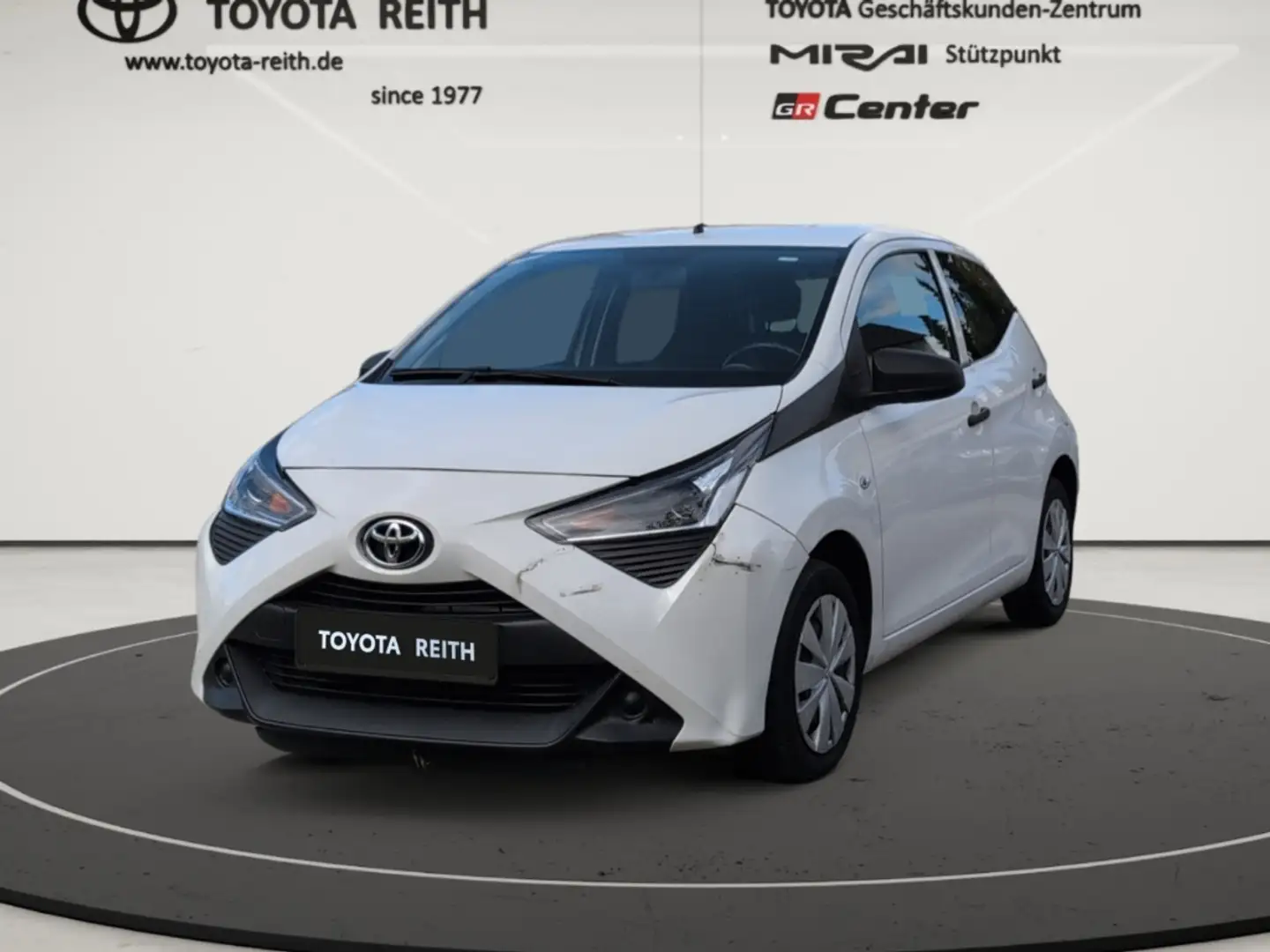 Toyota Aygo x-business 1.0 EU6d DAB Tel.-Vorb. Berganfahrass. Weiß - 1
