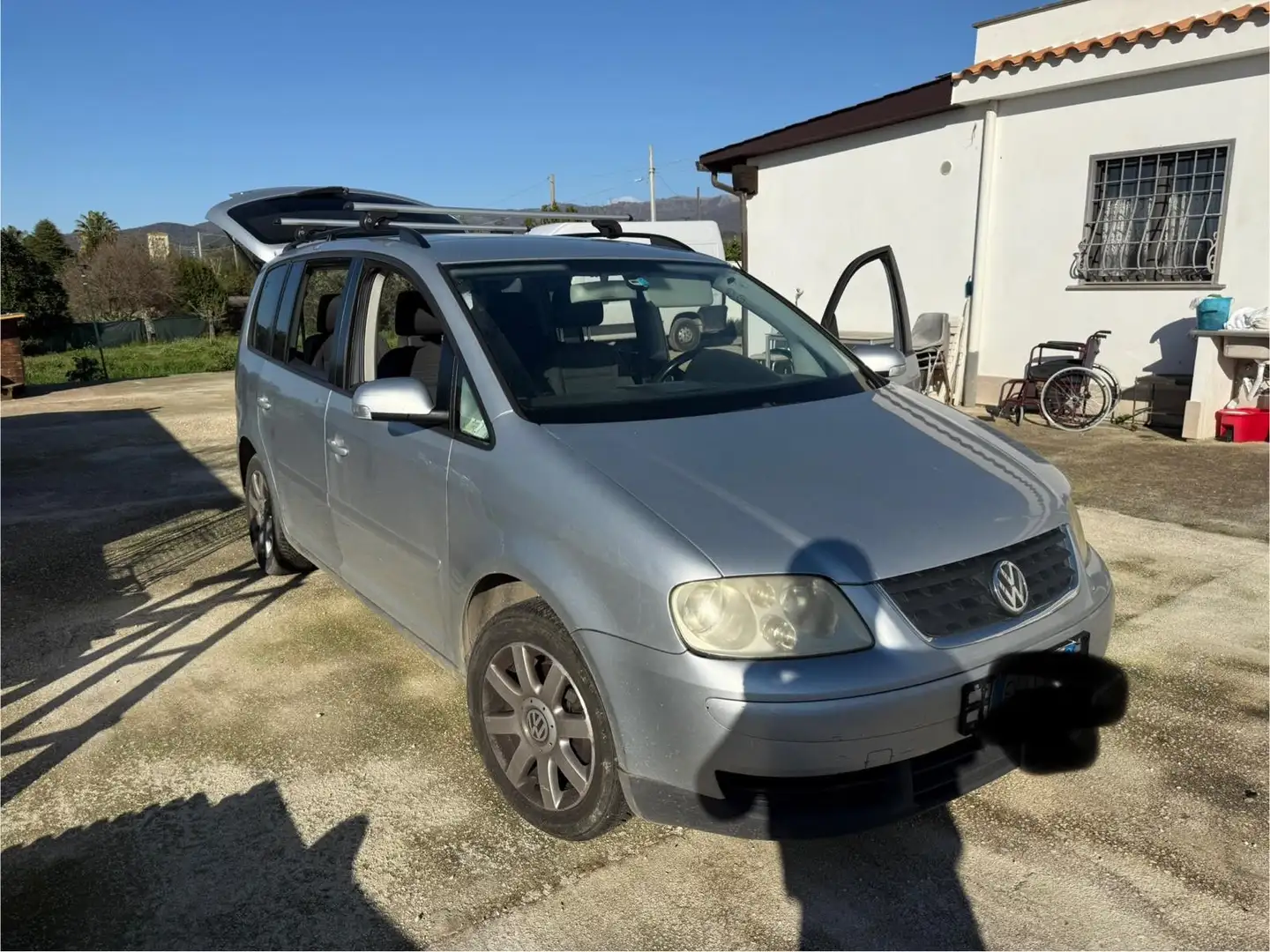 Volkswagen Touran 2.0 tdi Highline 140cv - 1