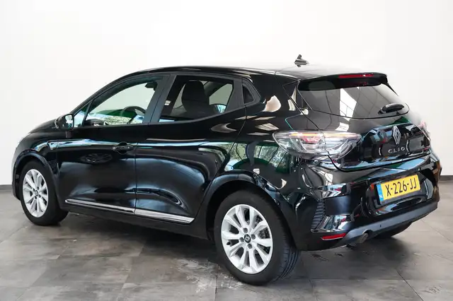 Renault Clio view 3