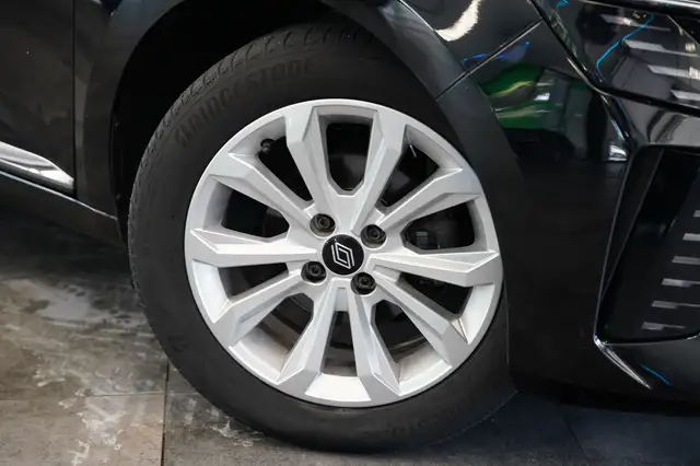 Renault Clio view 4