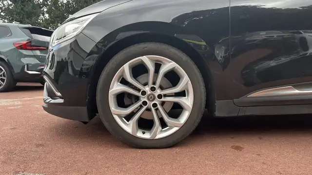 Renault Scenic view 13