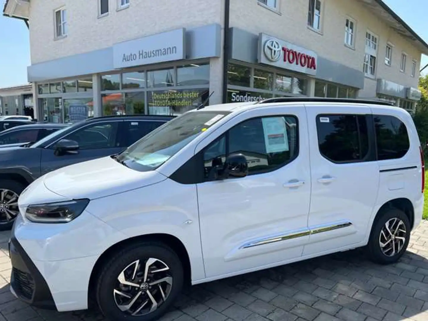 Toyota Proace VERSO 1,2-l-Turbo 110PS L1 TeamD Wit - 2