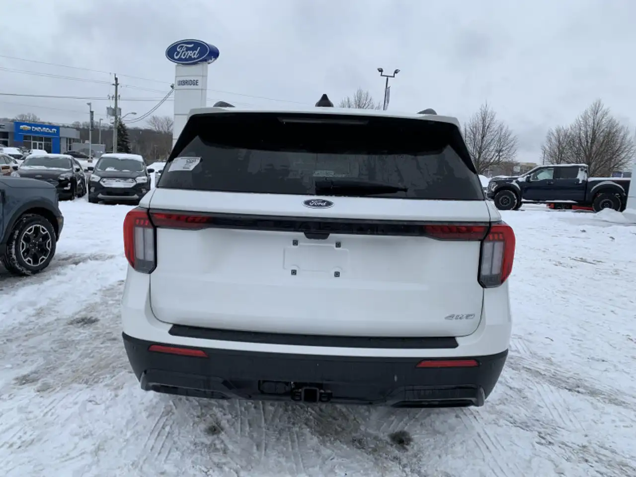 Ford Explorer снимка Ford Explorer