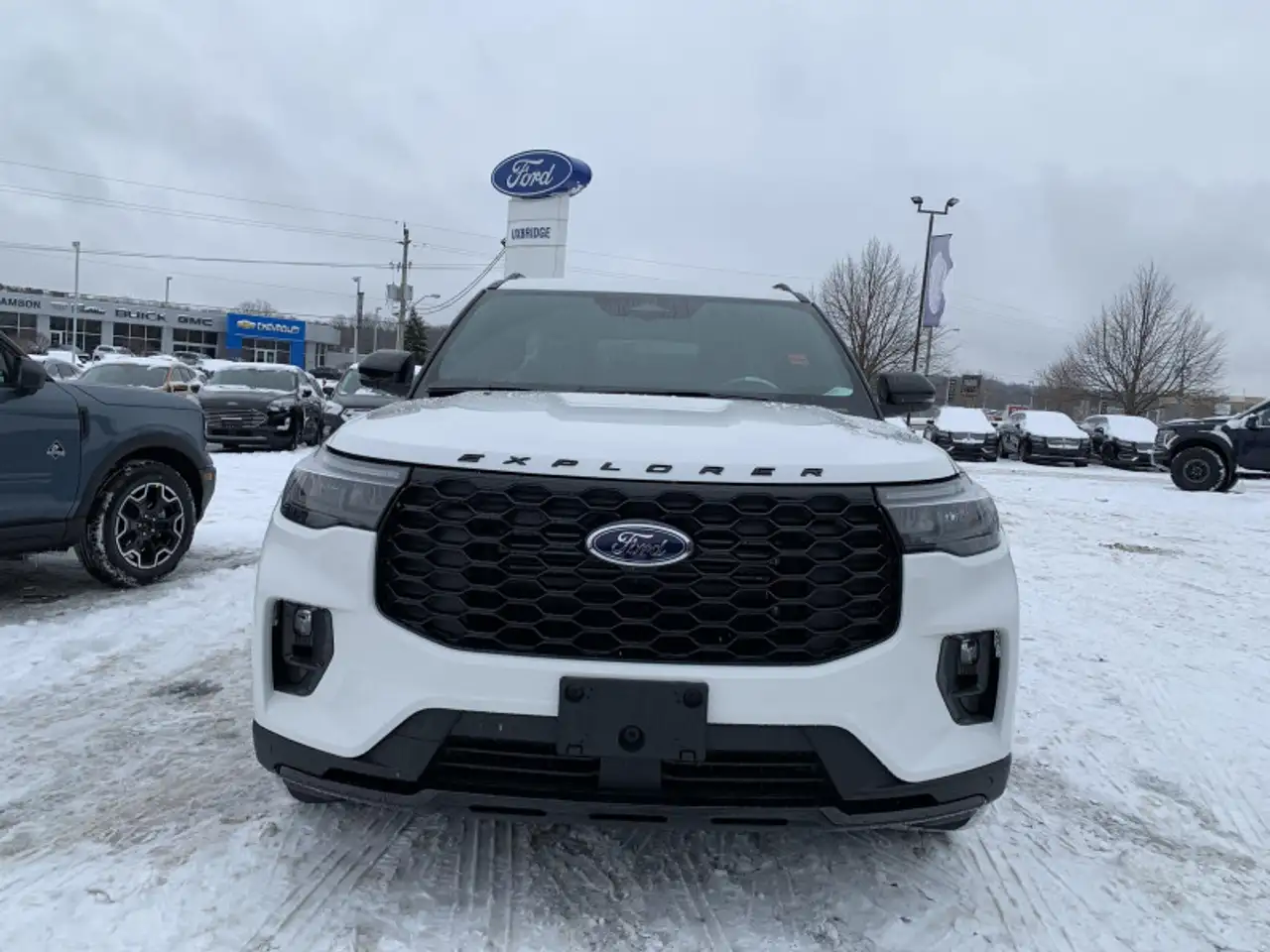Ford Explorer снимка Ford Explorer