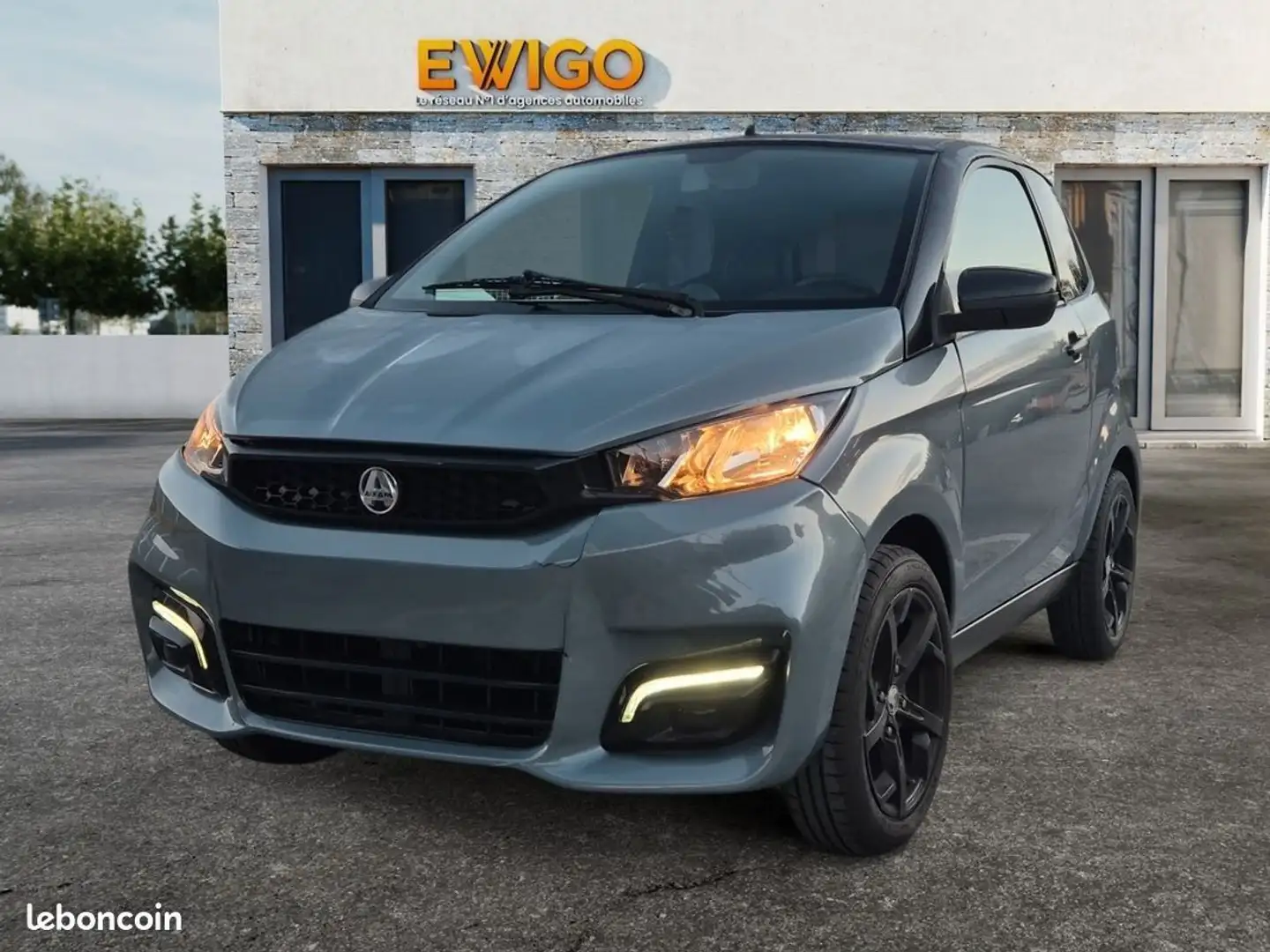 Aixam Coupe Coupé e-coupe e-city premiere main camera de recul %2B climatisation interieur cuir Bleu - 1