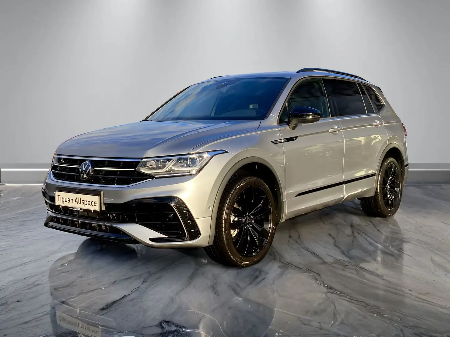 Volkswagen Tiguan Allspace R-Line 2,0 l TDI 4M AHK+PANO+STH Silber - 2