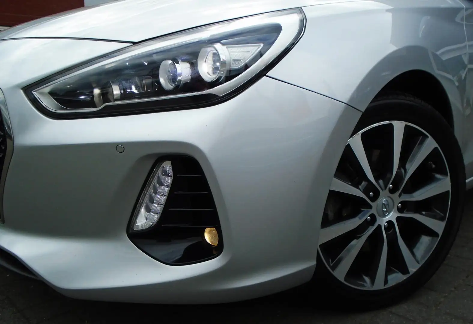 Hyundai i30 1.4 T-GDI Premium,Leder,Pano,Navi Grijs - 2