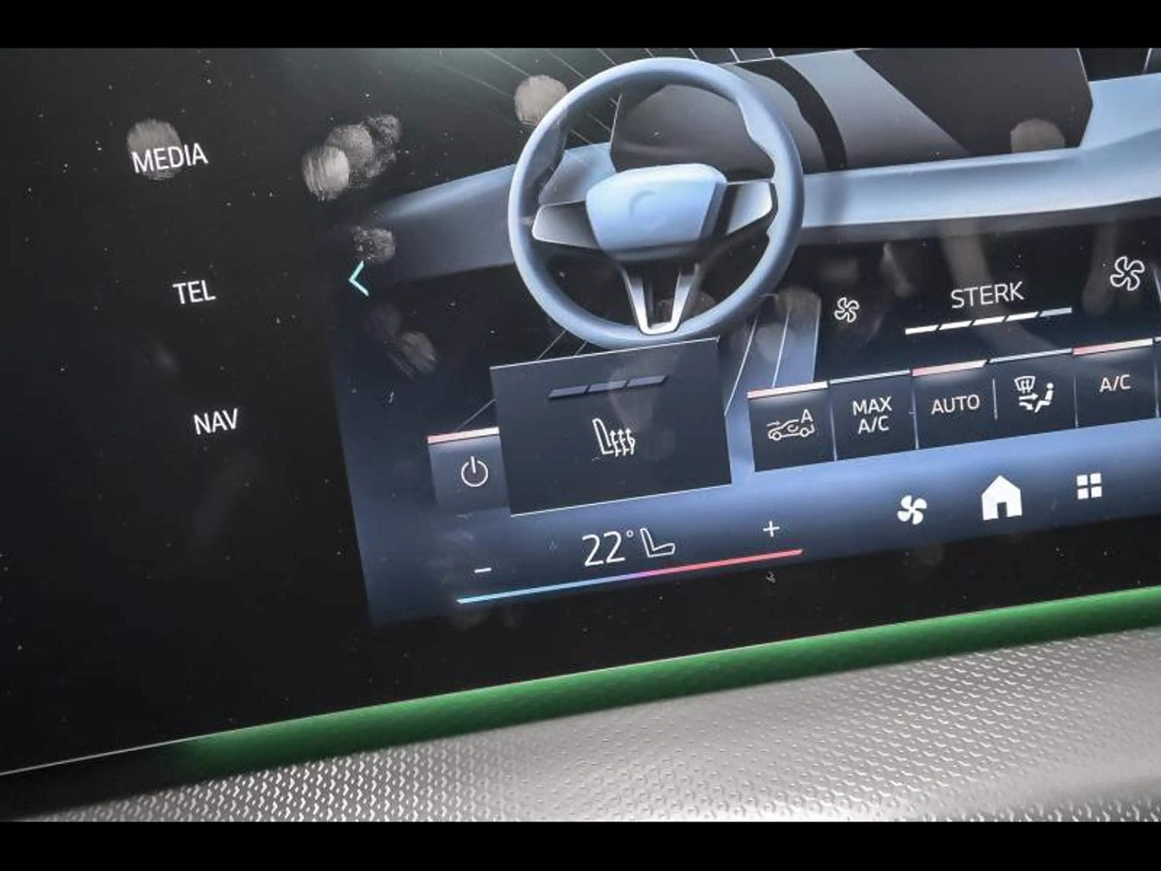 BMW iX2 eDrive20 | Msport Pro | Comfort | TH | Pano | Das — photo 14