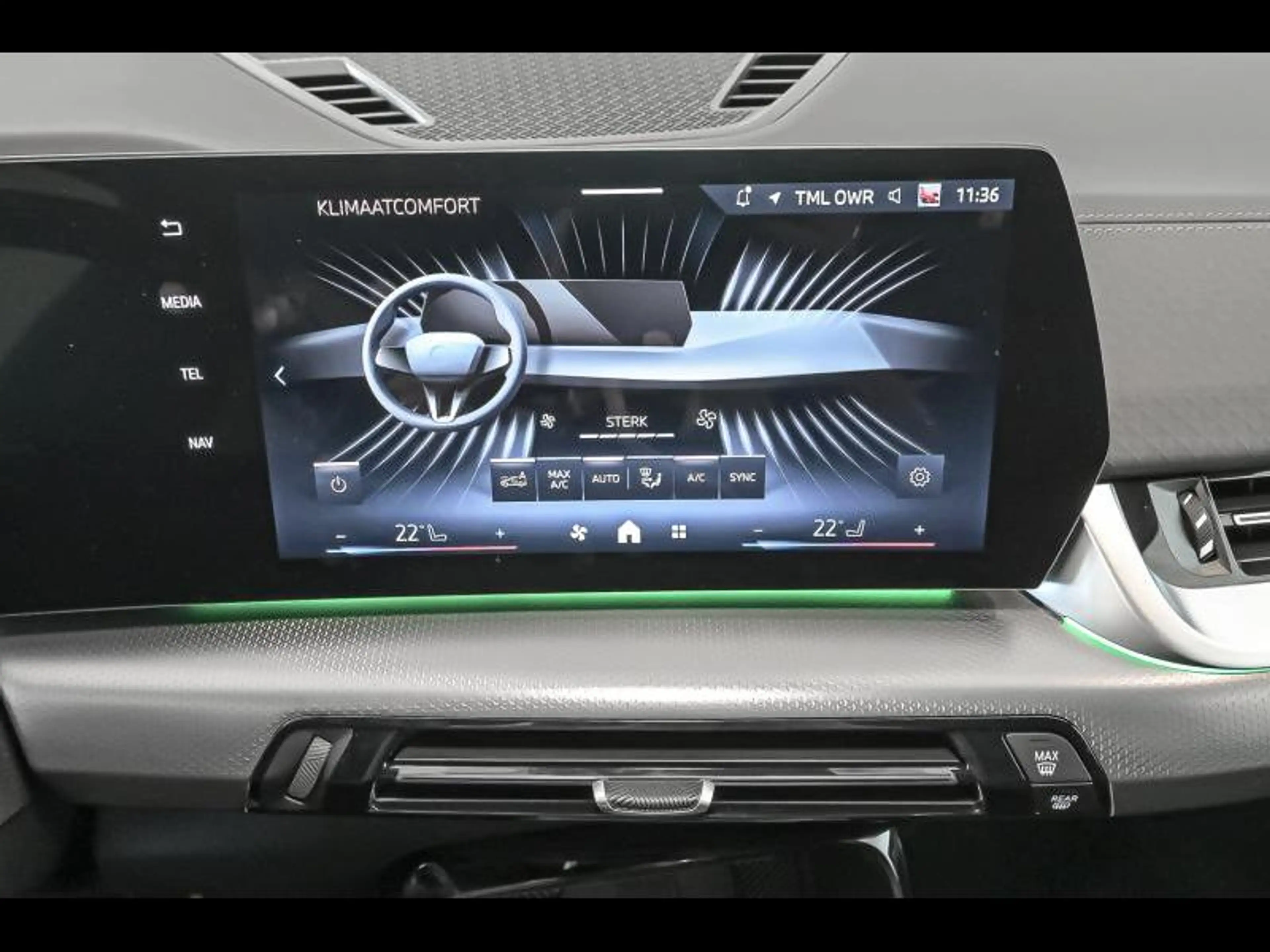 BMW iX2 eDrive20 | Msport Pro | Comfort | TH | Pano | Das — photo 13