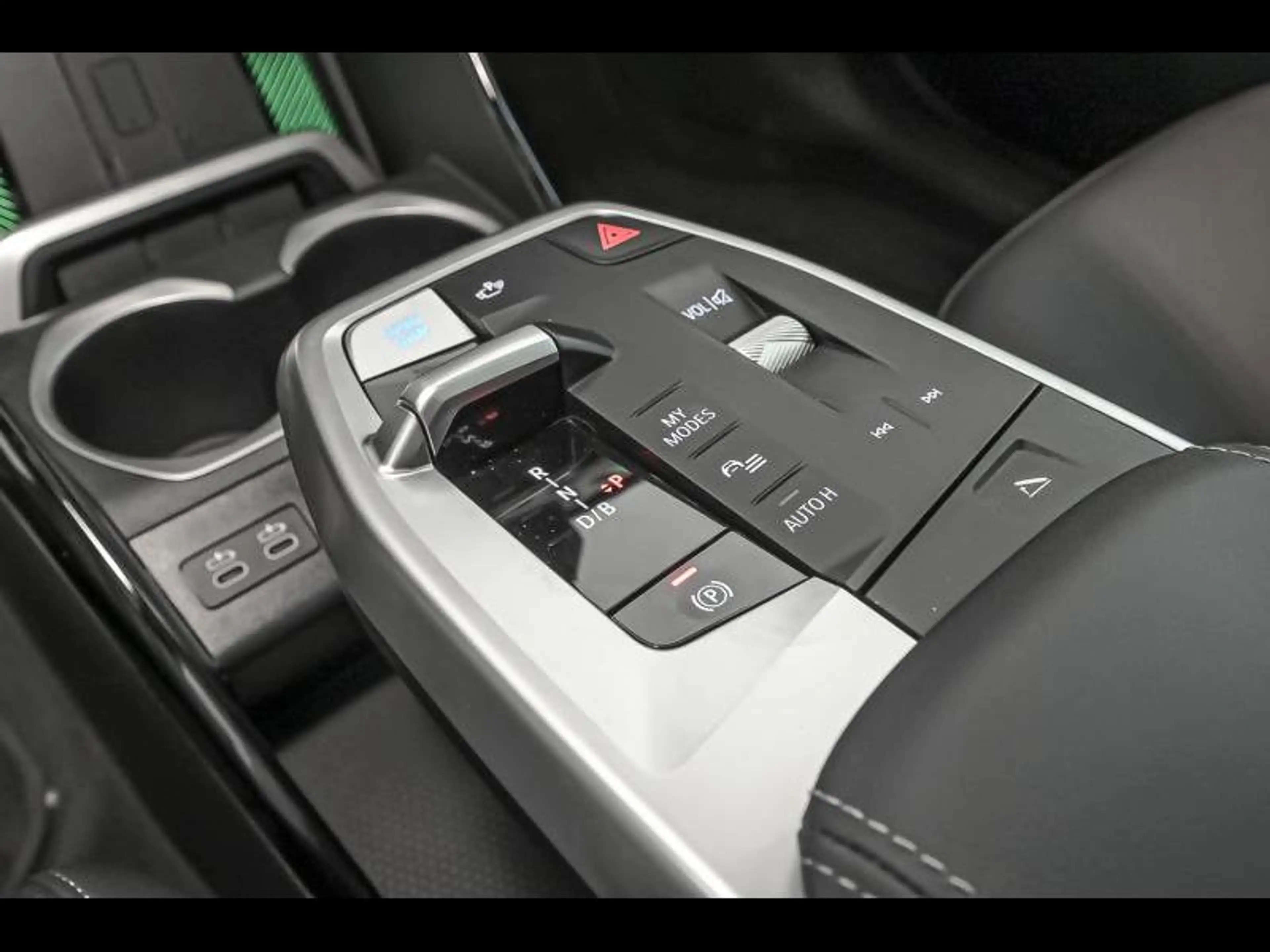 BMW iX2 eDrive20 | Msport Pro | Comfort | TH | Pano | Das — photo 12