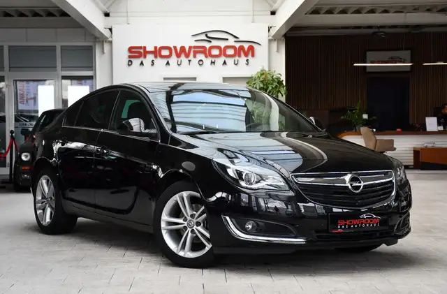 Opel Insignia view 3