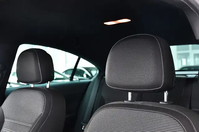 Opel Insignia view 12