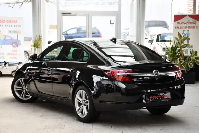 Opel Insignia view 4