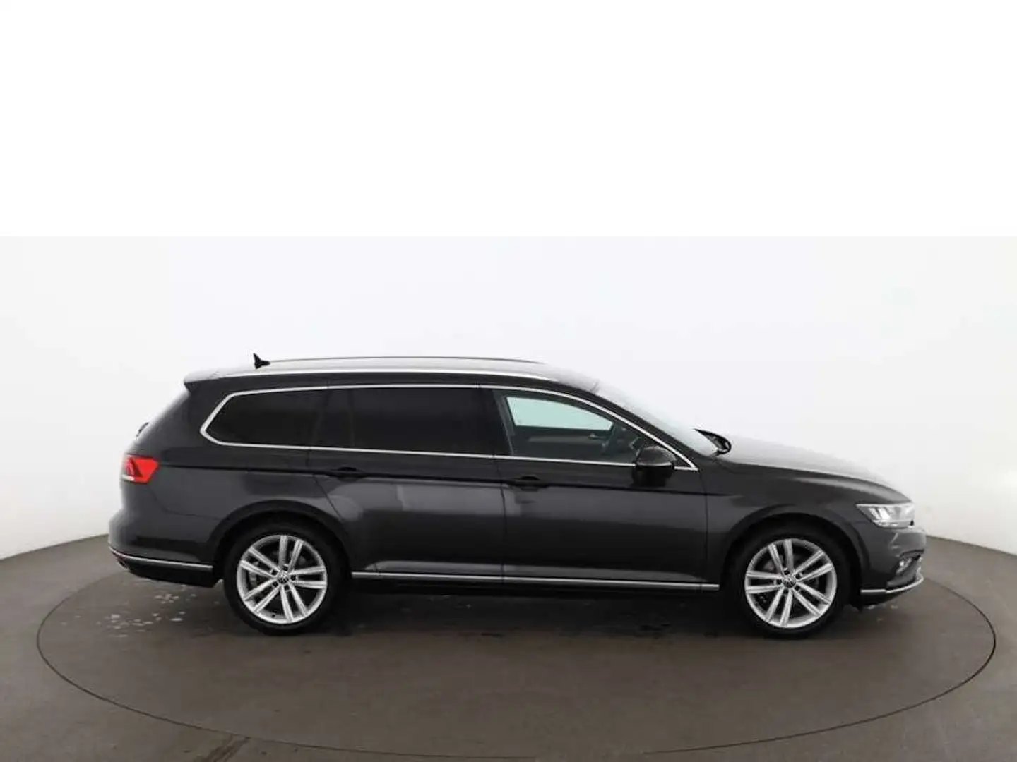 Volkswagen Passat Variant 1.5 TSI Elegance Aut LED HEAD-UP Grau - 2