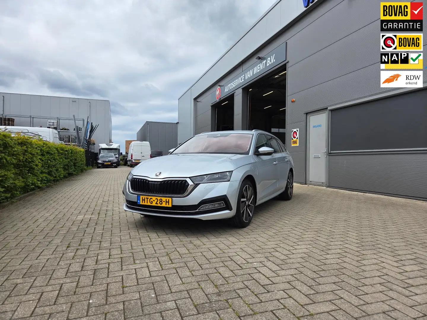 Skoda Octavia Combi 1.4 TSI iV PHEV Business Edition Plus Gris - 1