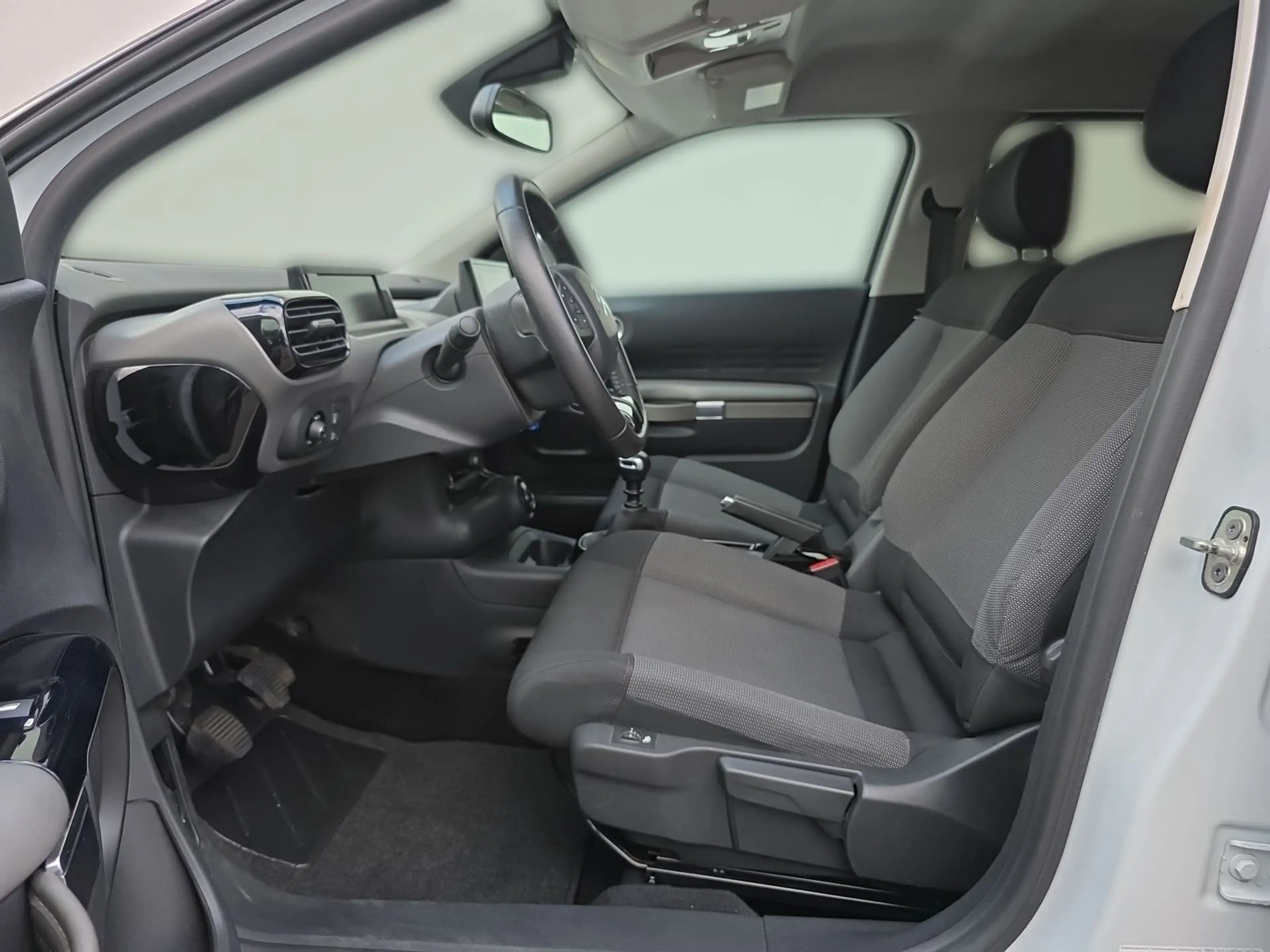 Citroen C4 Cactus 1.2 12V e-THP Feel Navi Kamera AHK — photo 10
