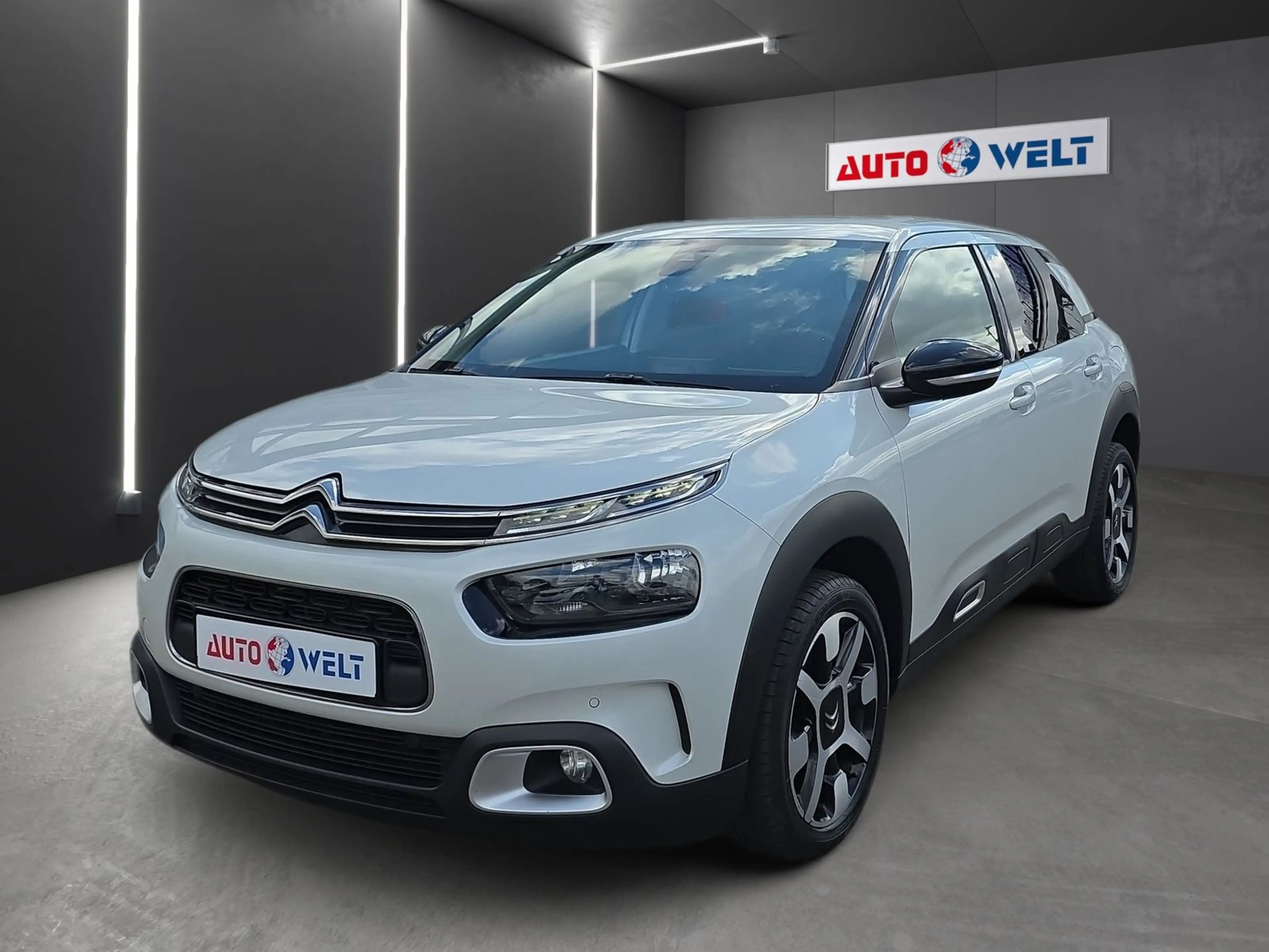 Citroen C4 Cactus 1.2 12V e-THP Feel Navi Kamera AHK