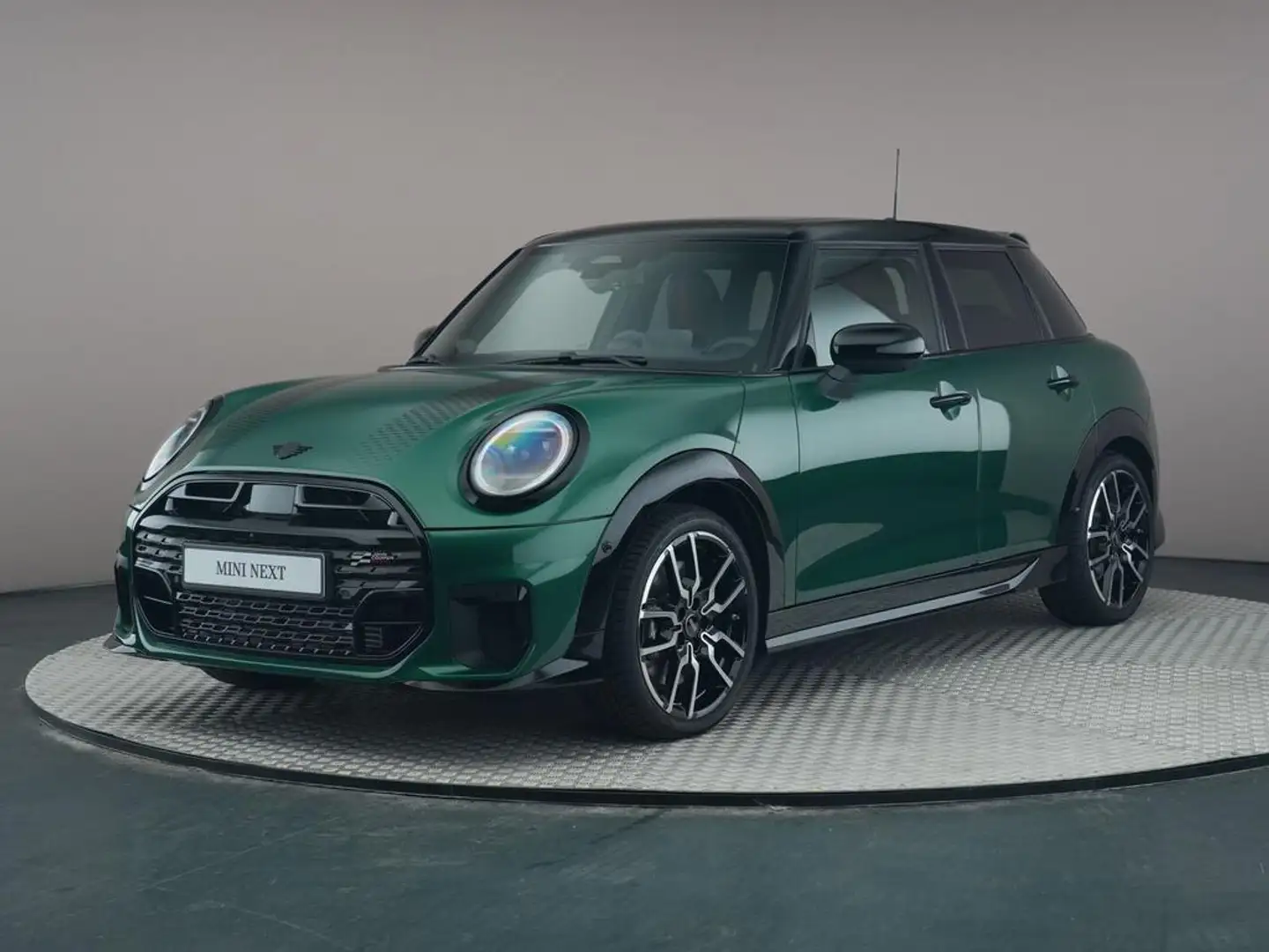 MINI John Cooper Works C 1.5 Cooper XL Groen - 1