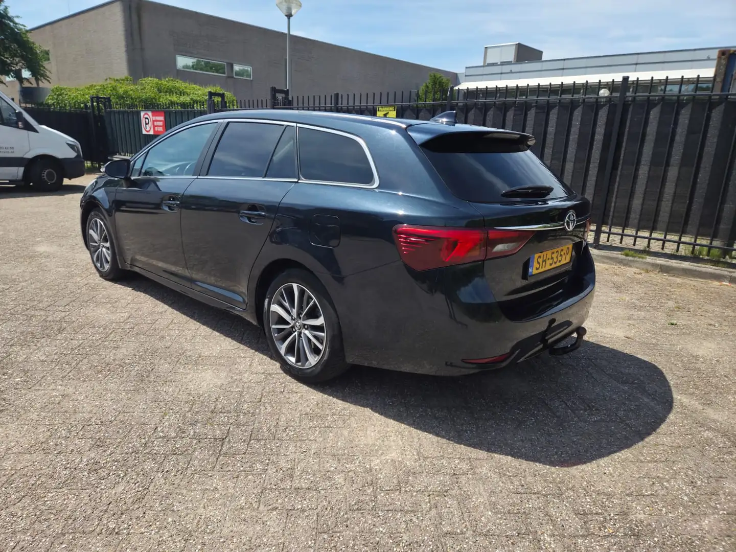 Toyota Avensis Touring Sports 1.8 VVT-i Dynamic Leer/Navi/Clima/S Nero - 2