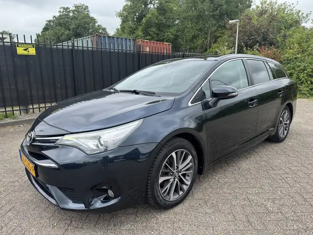 Toyota Avensis Touring Sports 1.8 VVT-i Dynamic Leer/Navi/Panoram