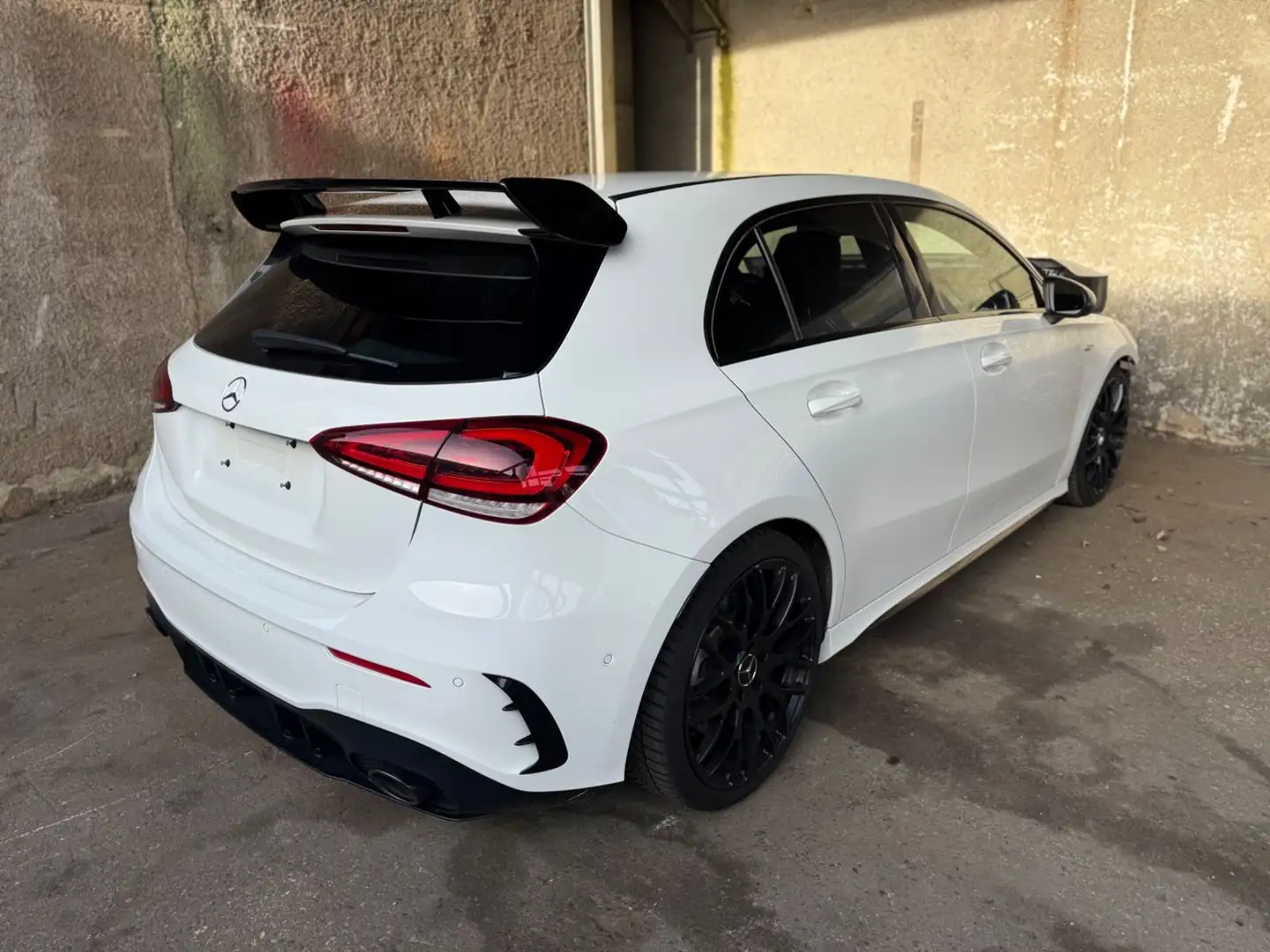 Mercedes-Benz A 35 AMG 4Matic Aerodynamik Paket Blanc - 1