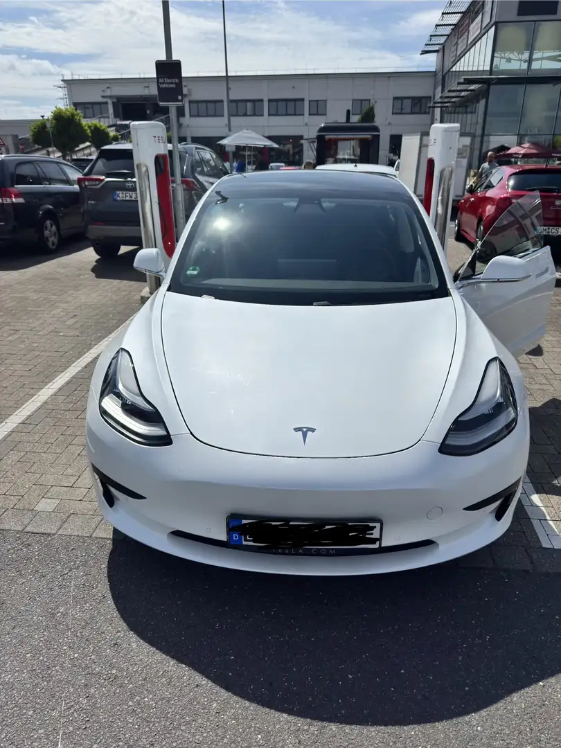 Tesla Model 3 Standard Reichweite Plus Hinterradantrieb Weiß - 1
