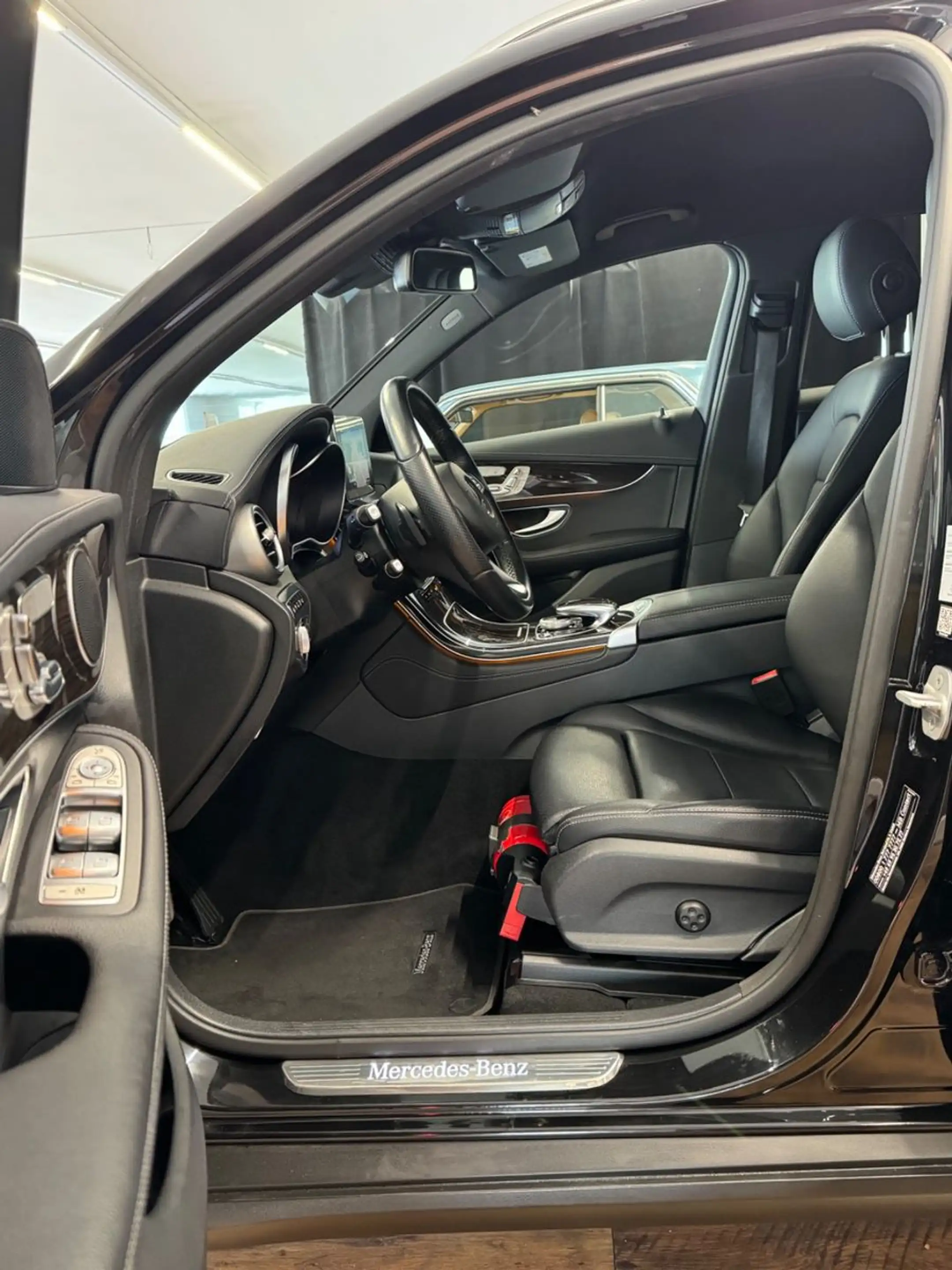 Mercedes-Benz GLC 250 4Matic HUD.NAVI.360°KAM.ACC.EL.SITZE.AHK — photo 8