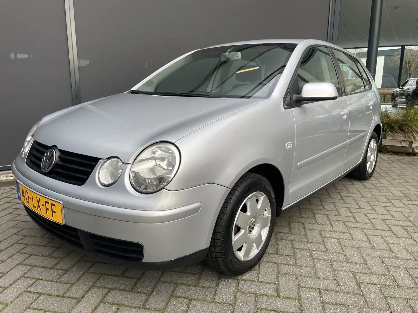 Volkswagen Polo 1.4-16V Highline Airco - Cruise control - Elektris Gris - 2