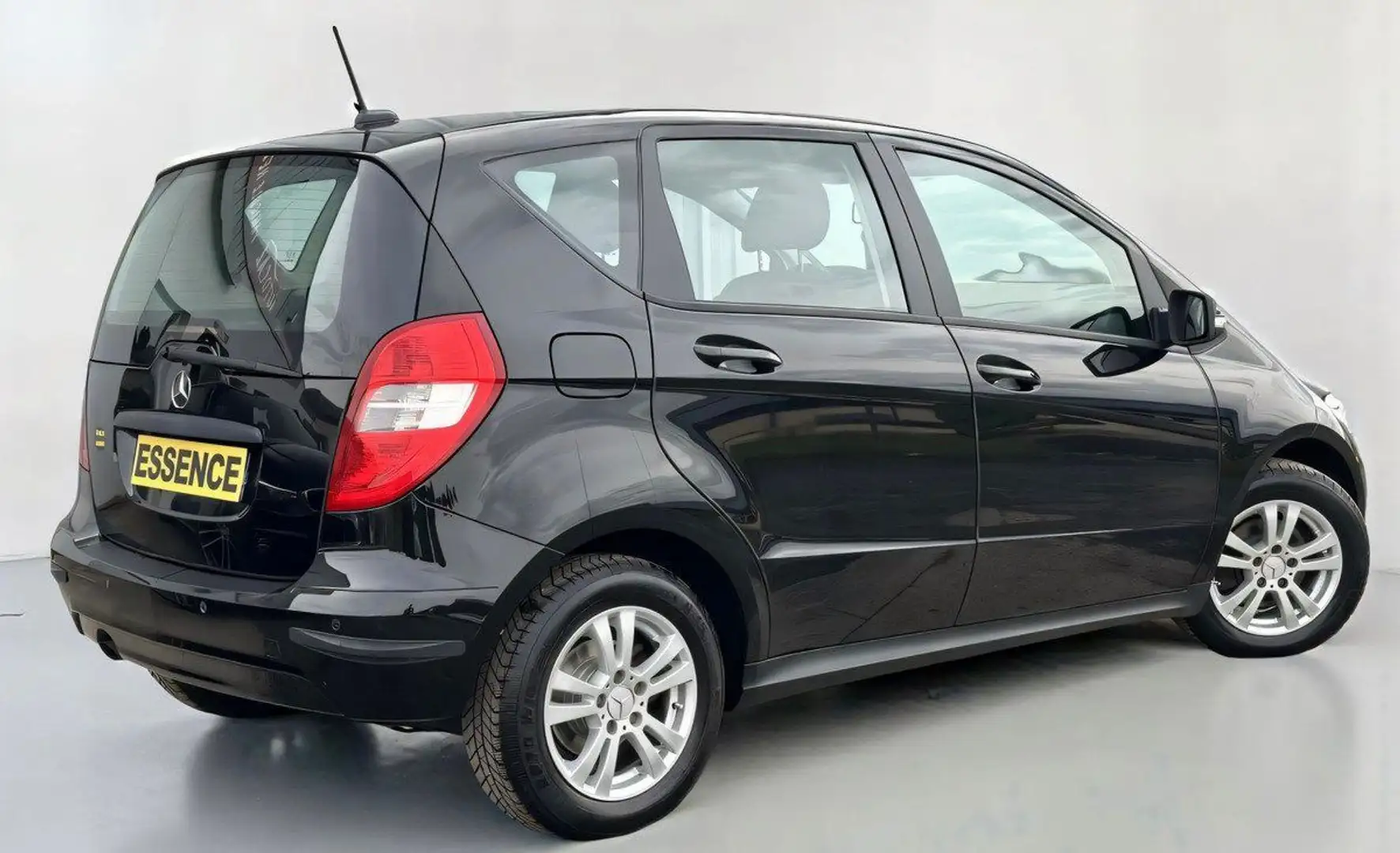 Mercedes-Benz A 150 150 II (W169) 1.5 95ch (6cv) BVM5 5 Portes AVANTGA Negro - 2