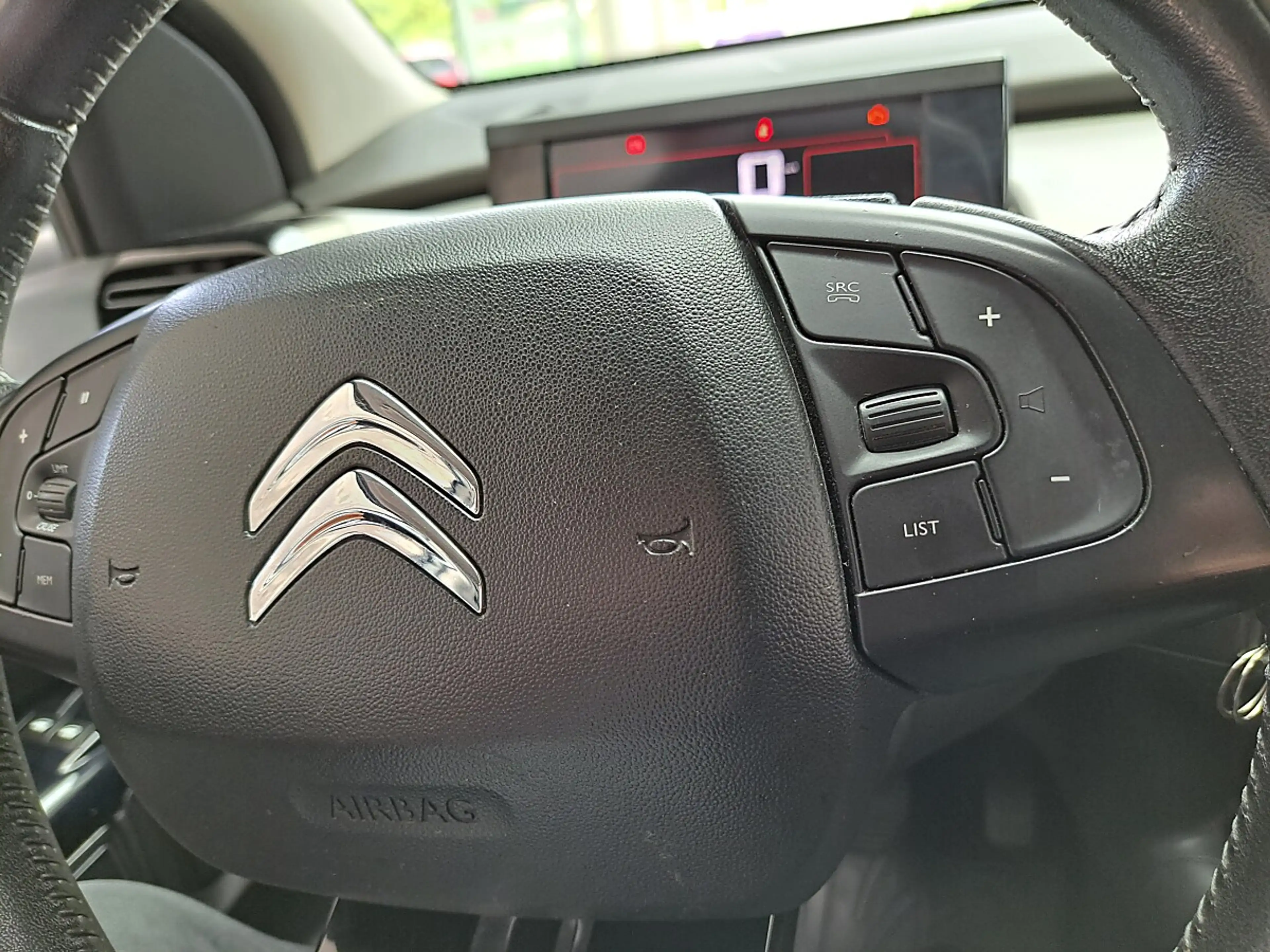 Citroen C4 Cactus 1,2 e-THP 110 Shine — photo 13